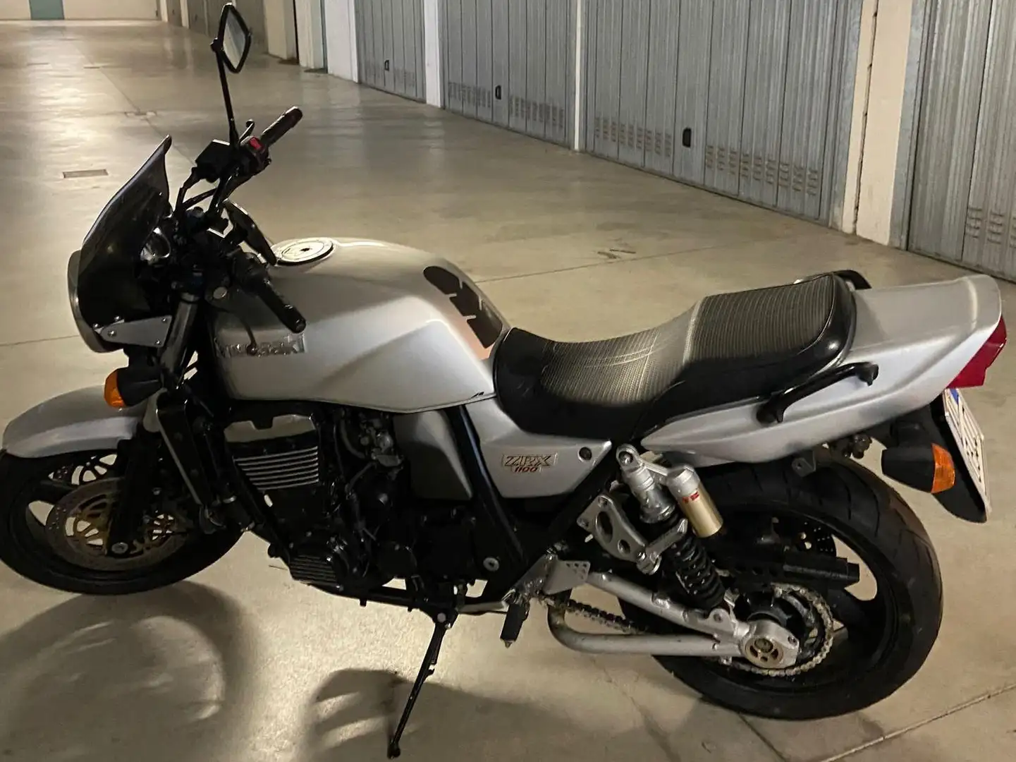 Kawasaki ZZR 1100 Серый - 2