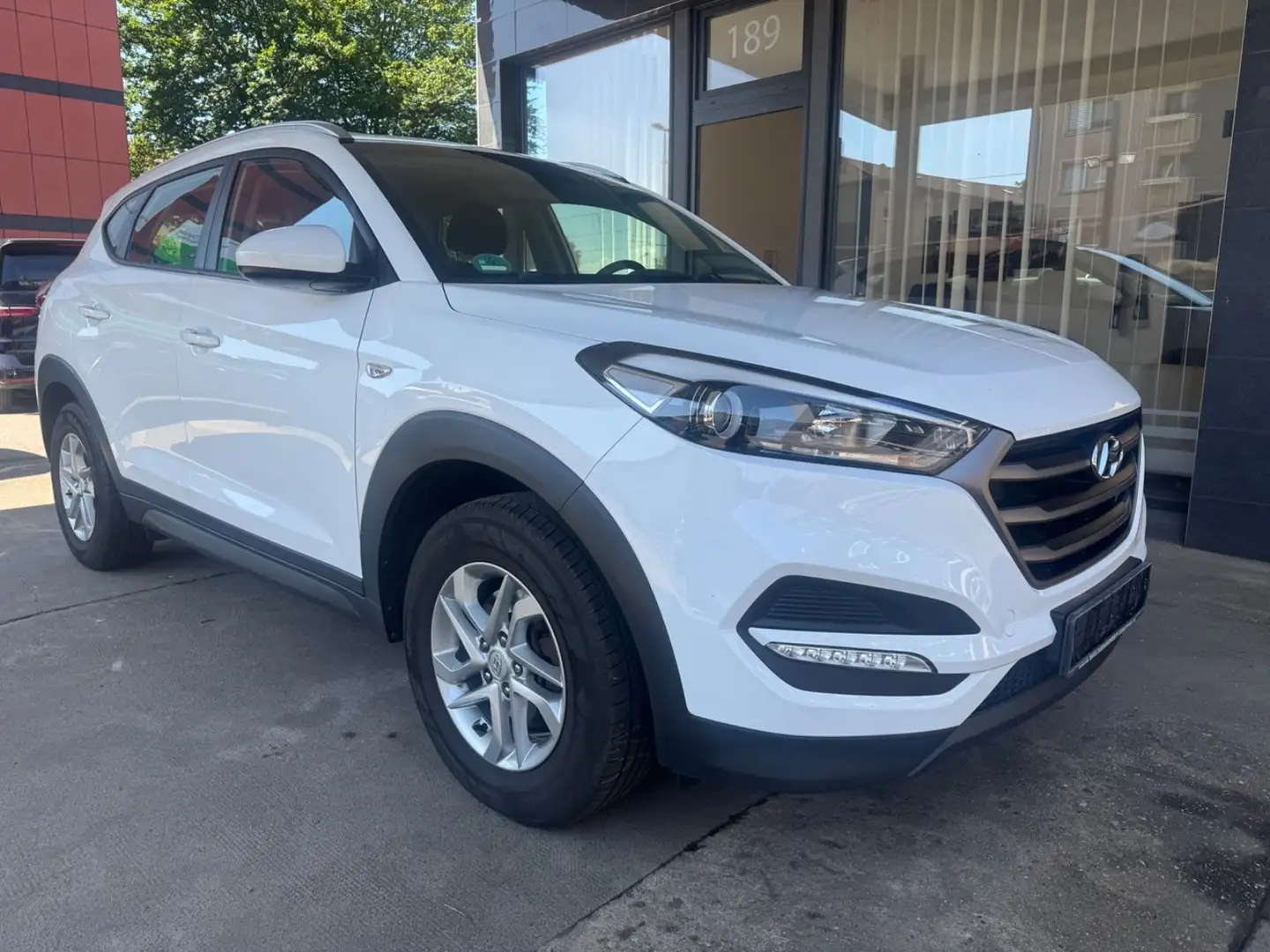 Hyundai TUCSON blue Classic 2WD Navi/Kamera Bianco - 2