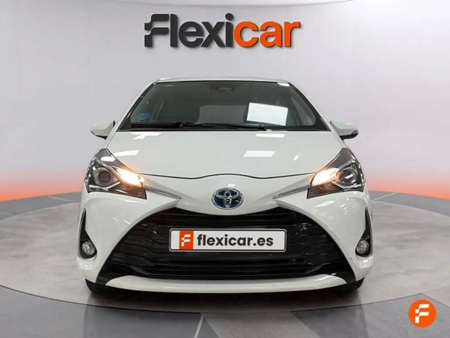 Toyota Yaris 100H 1.5 Feel! Blanco - 2