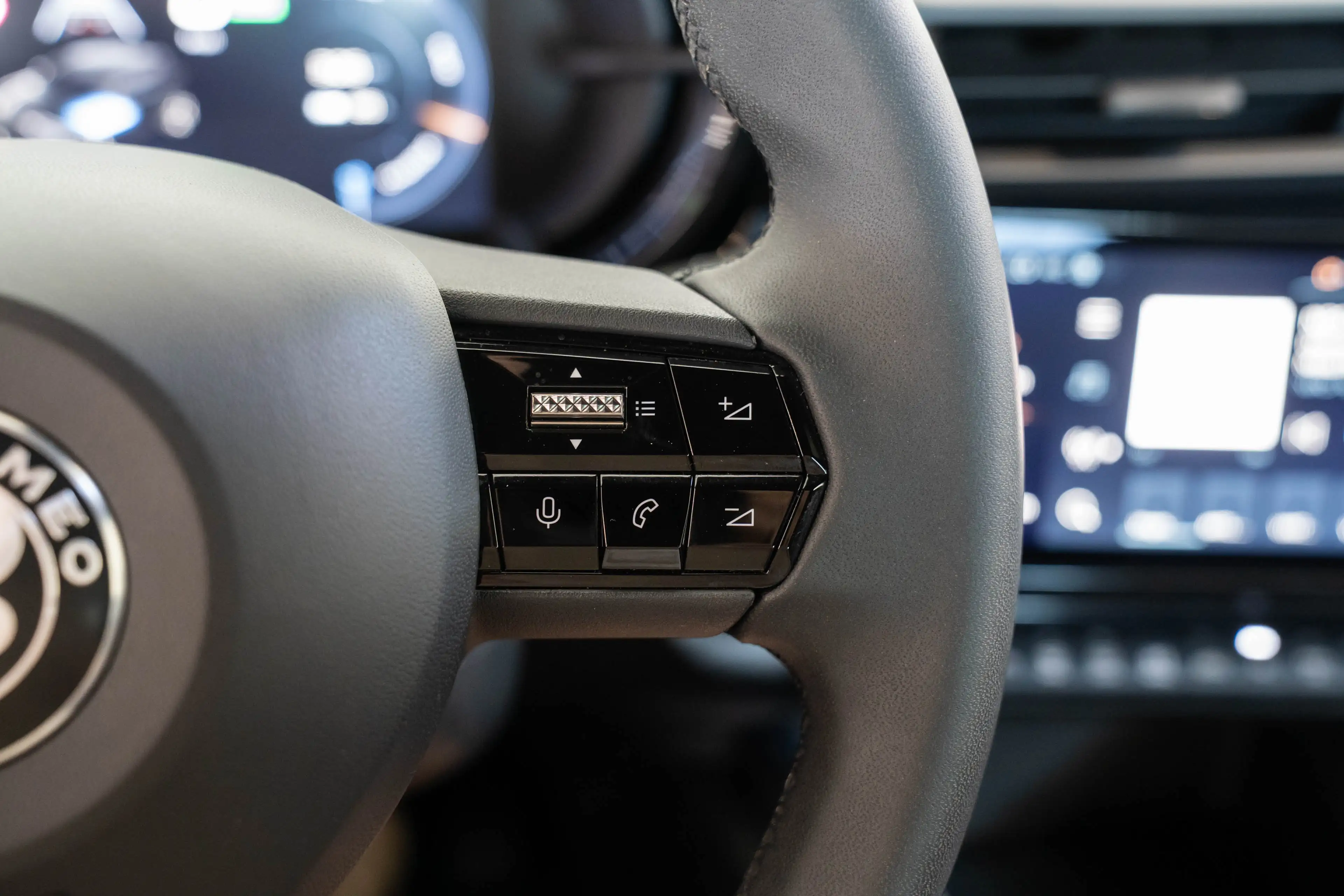 Alfa Romeo Junior Elettrica 54 kWh | SOH 95% | Apple Carplay & Andro — photo 18