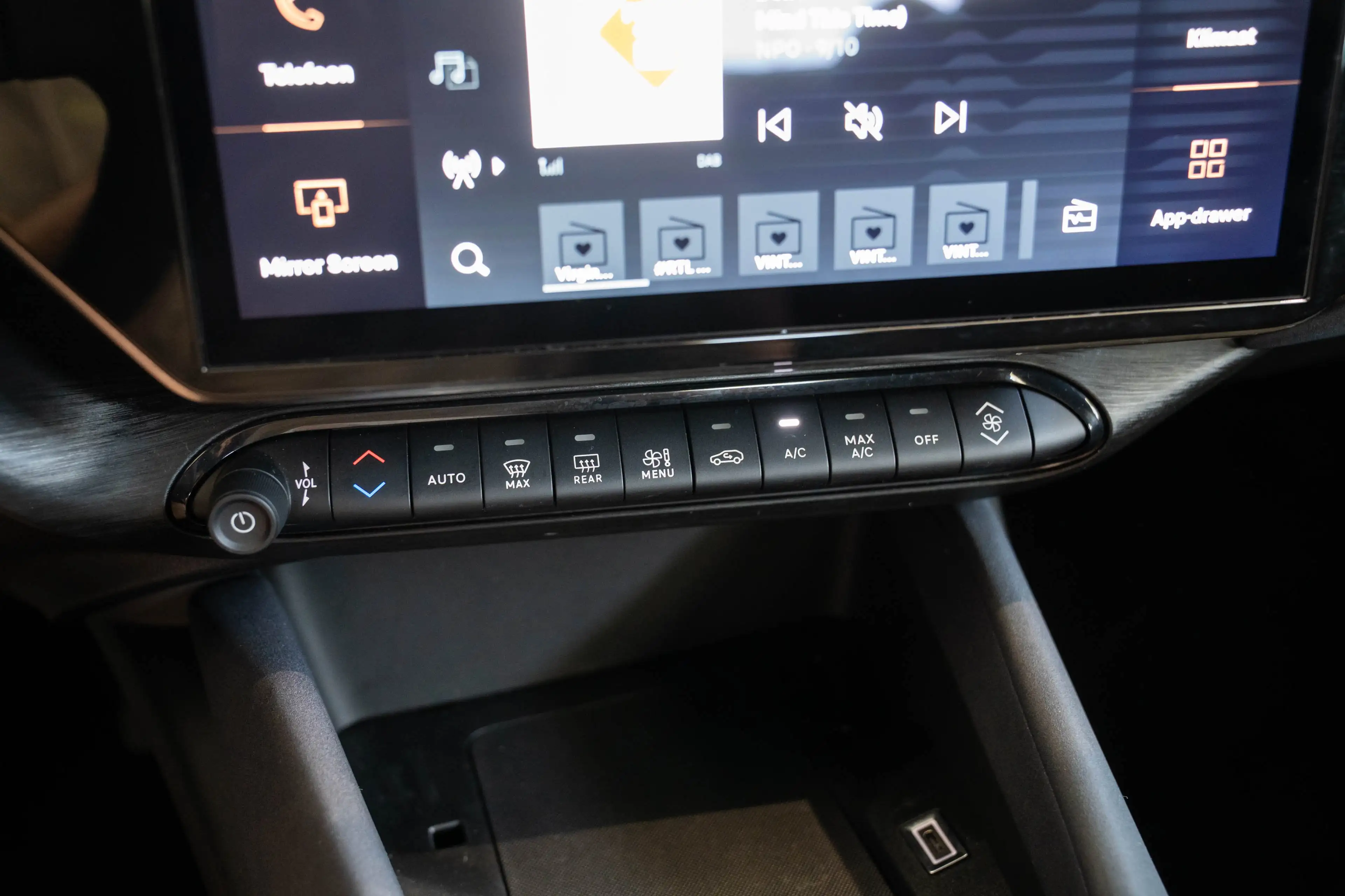 Alfa Romeo Junior Elettrica 54 kWh | SOH 95% | Apple Carplay & Andro — photo 24