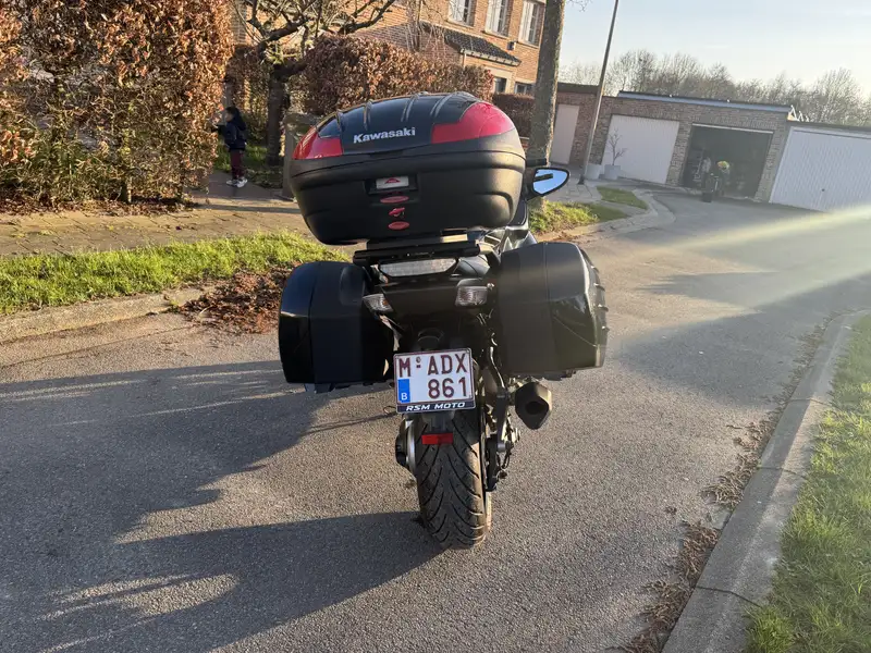 Kawasaki GTR 1400 - foto 4