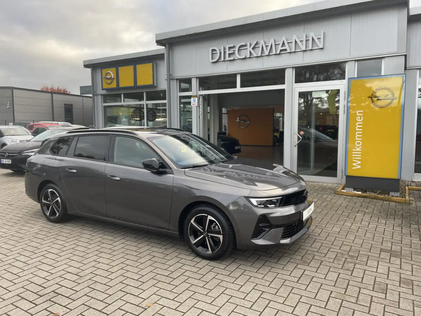 Opel Astra GS ST Navi AHK SHZ 360°Kam LED Matrix Allwetter Grau - 2
