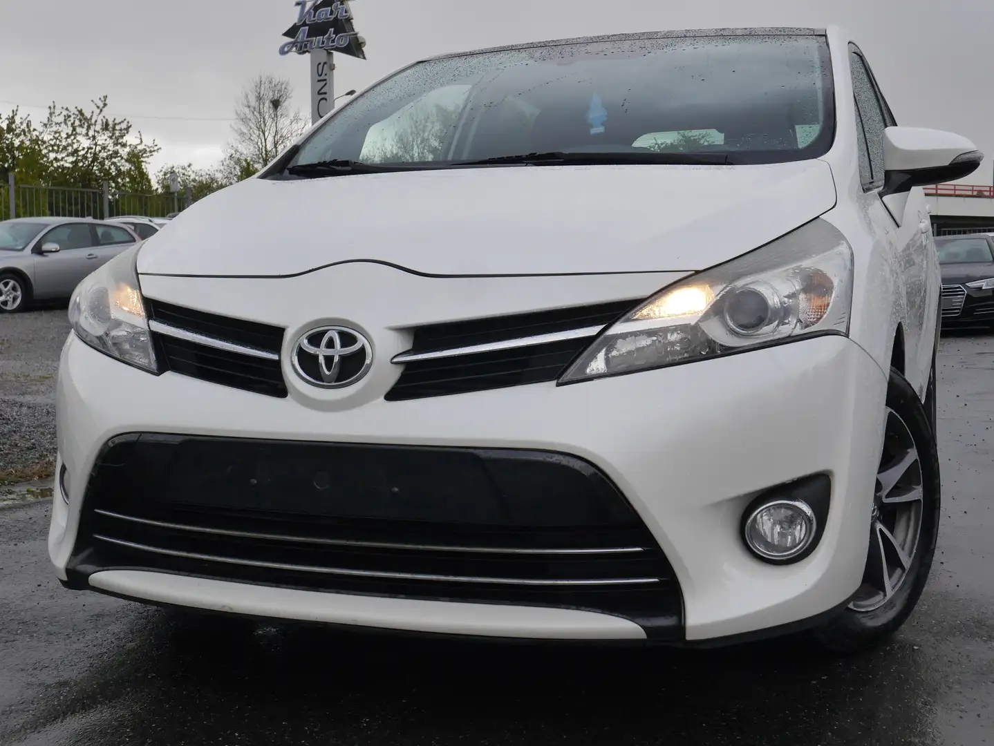 Toyota Verso 1.6 D-4D Comfort 7pl.GPS*TOIT PANO*CAMERA* Blanc - 1