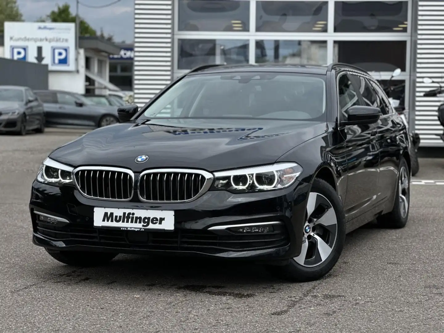 BMW 520 i T. ACC Kamera Live-Navi HiFi Sitzh.LED AHK Schwarz - 2