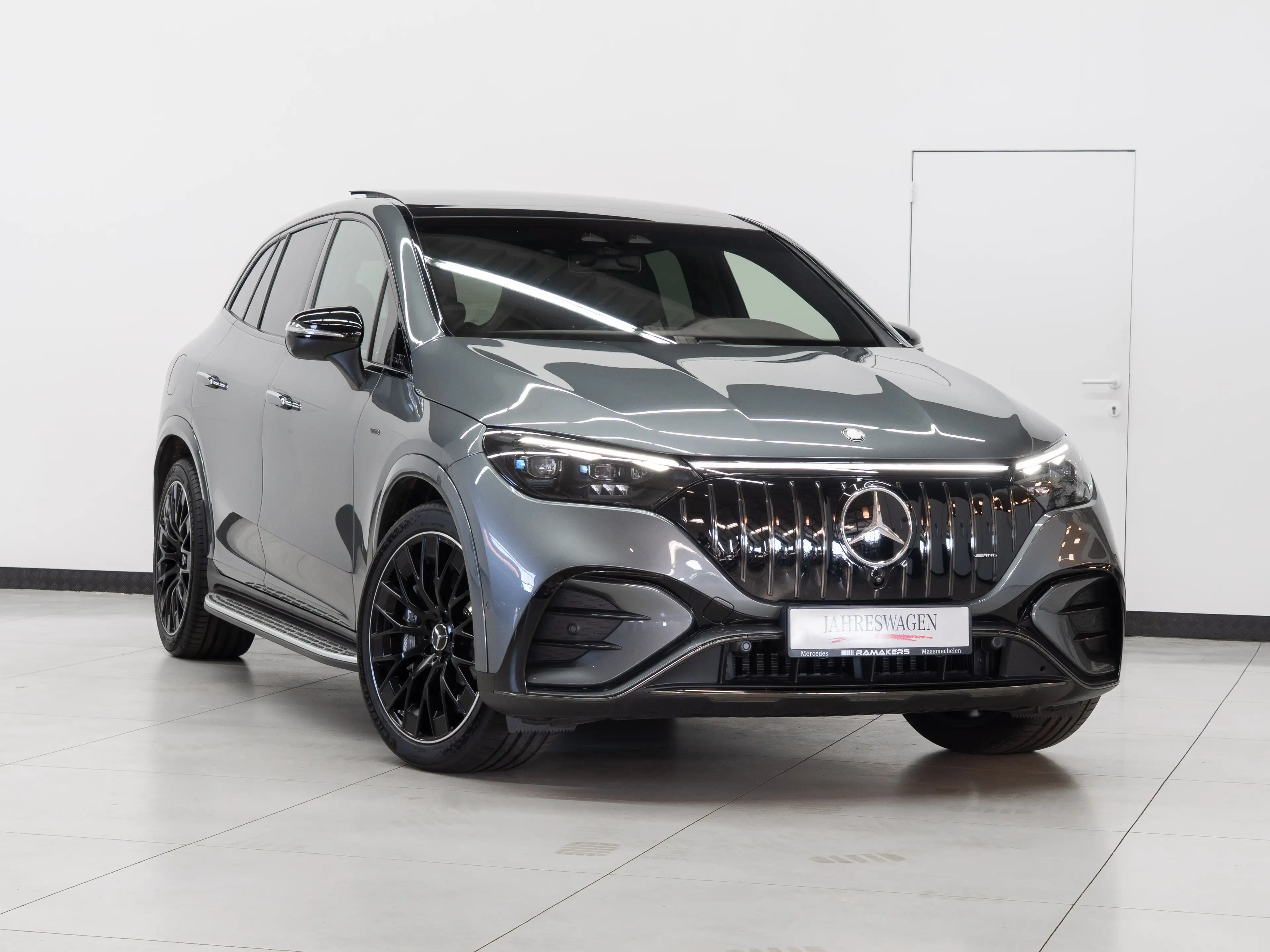 Mercedes-Benz EQE SUV 43 AMG 4M Night-II 21" HYPERSCREEN Airmatic FULL — photo 4