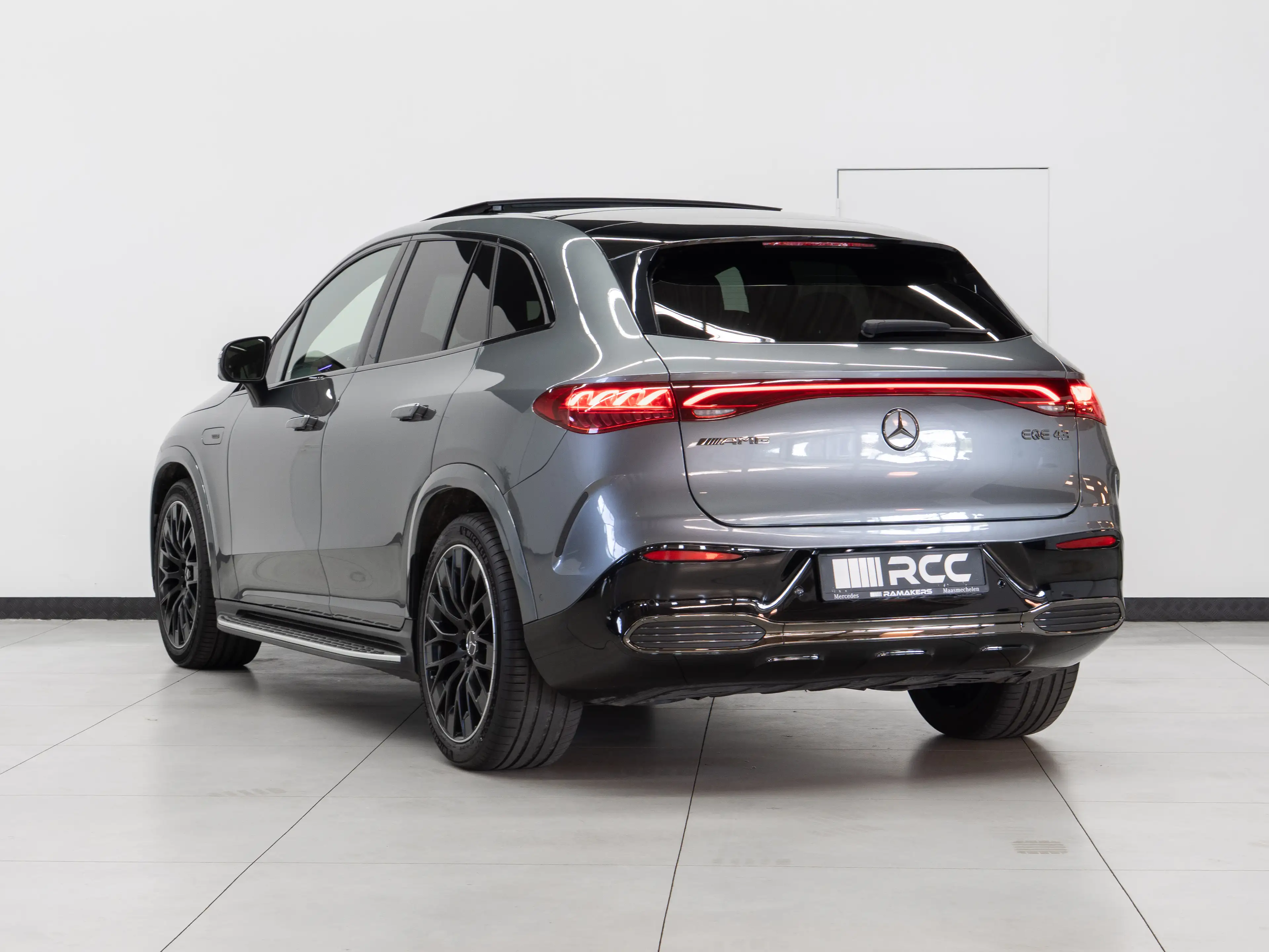 Mercedes-Benz EQE SUV 43 AMG 4M Night-II 21" HYPERSCREEN Airmatic FULL — photo 5