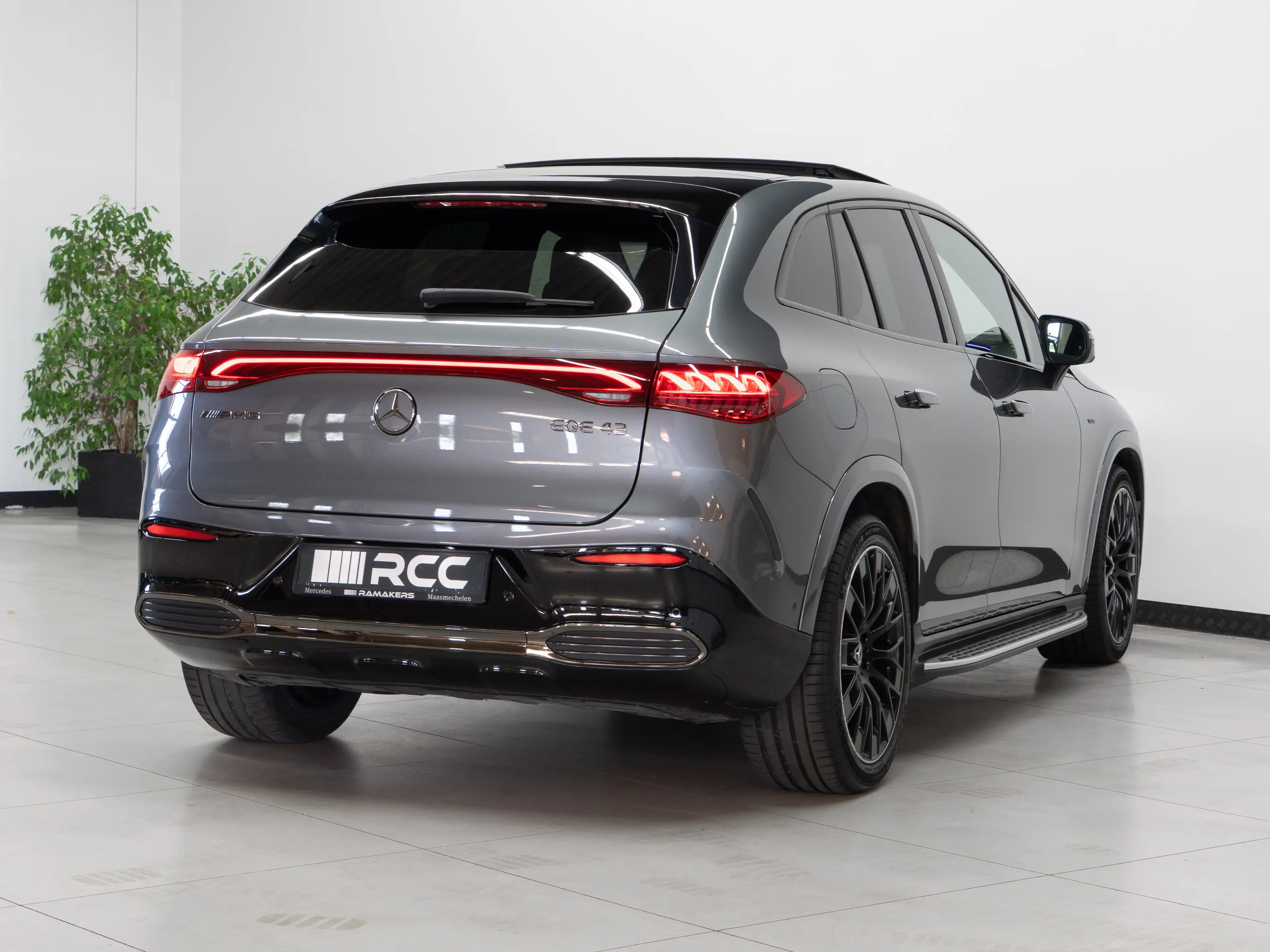 Mercedes-Benz EQE SUV 43 AMG 4M Night-II 21" HYPERSCREEN Airmatic FULL — photo 2