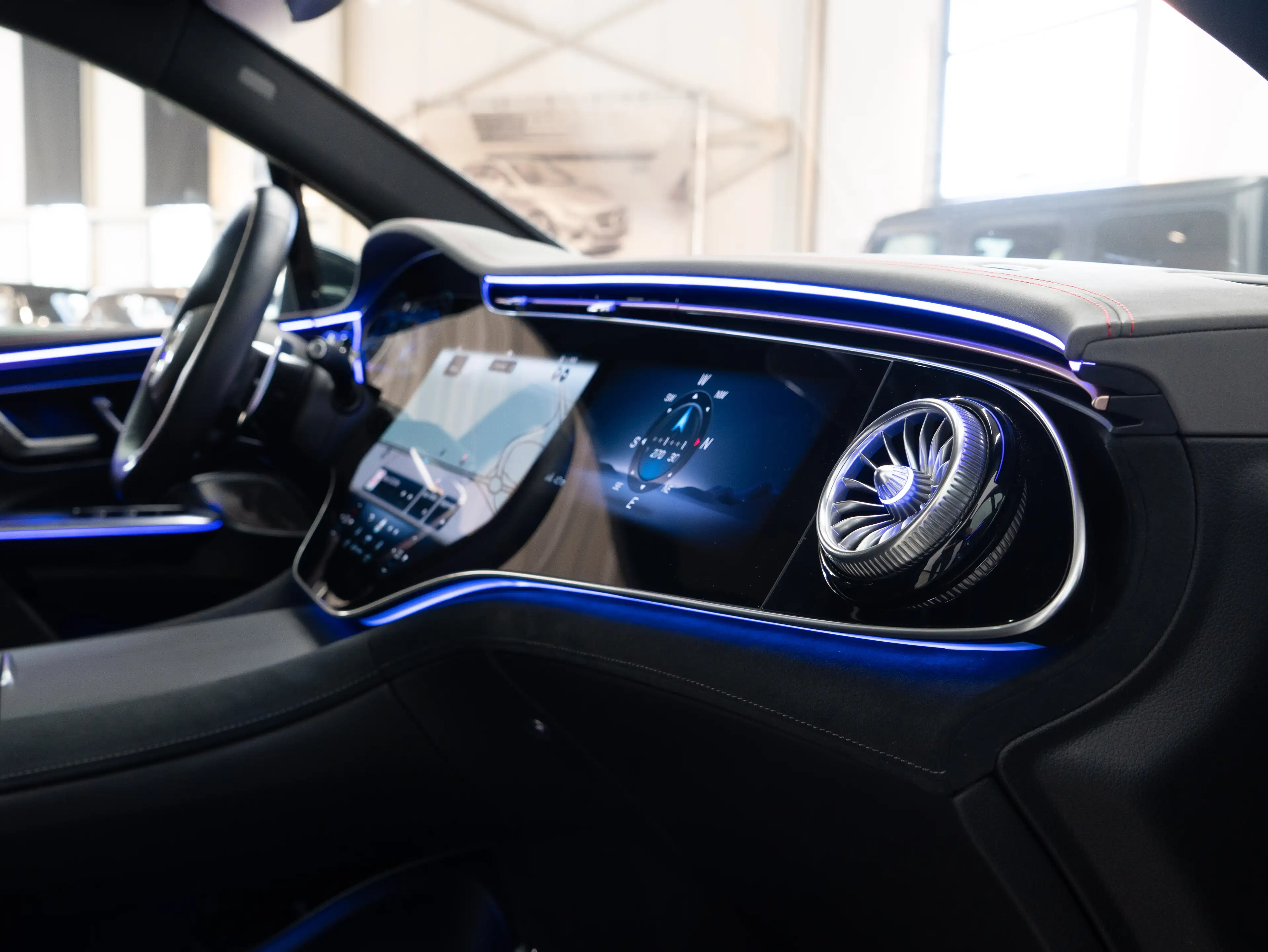 Mercedes-Benz EQE SUV 43 AMG 4M Night-II 21" HYPERSCREEN Airmatic FULL — photo 13