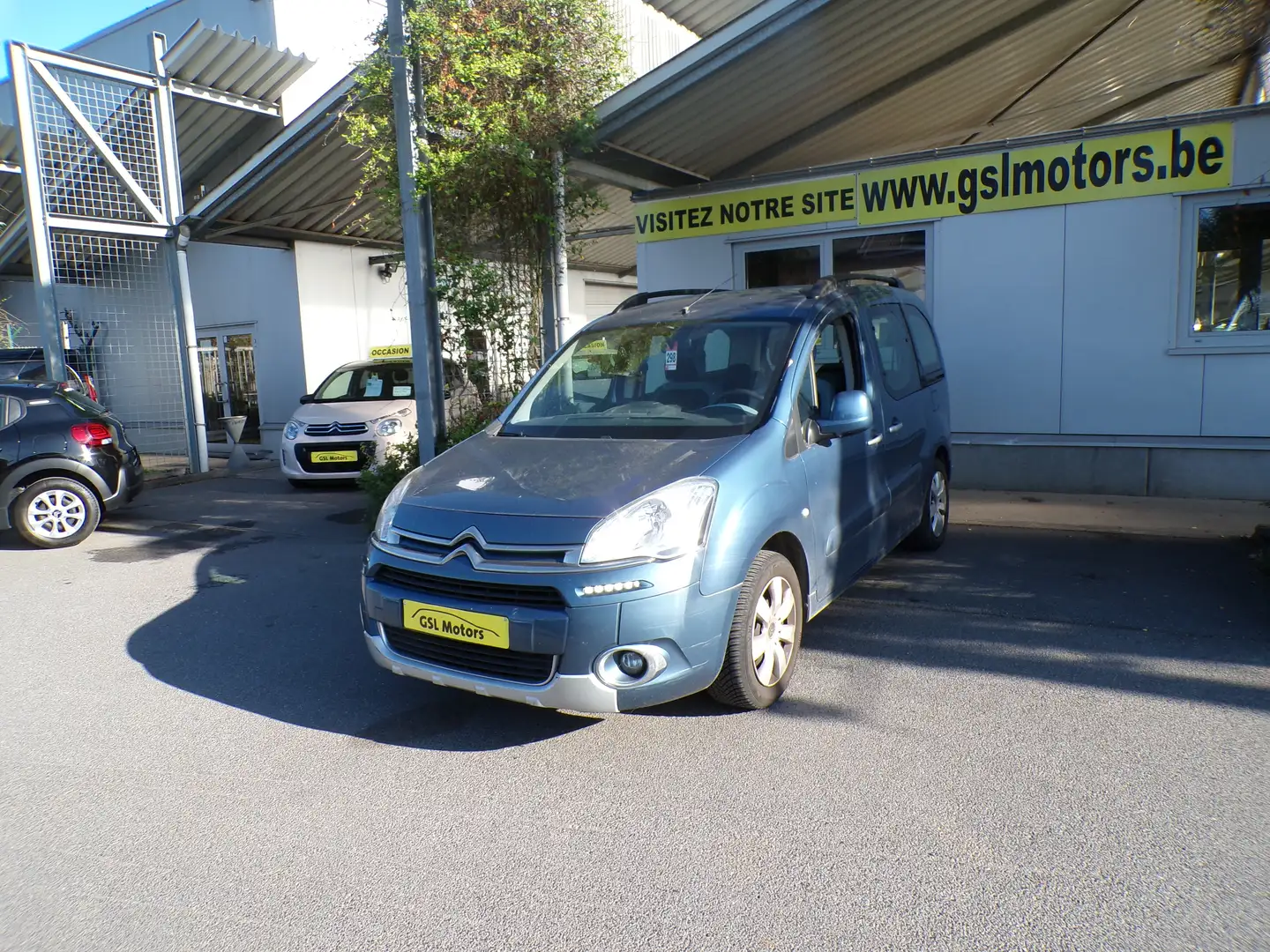 Citroen Berlingo 1.6HDi 92cv bleu 05/15 85.722km Airco Radio CD Blauw - 1