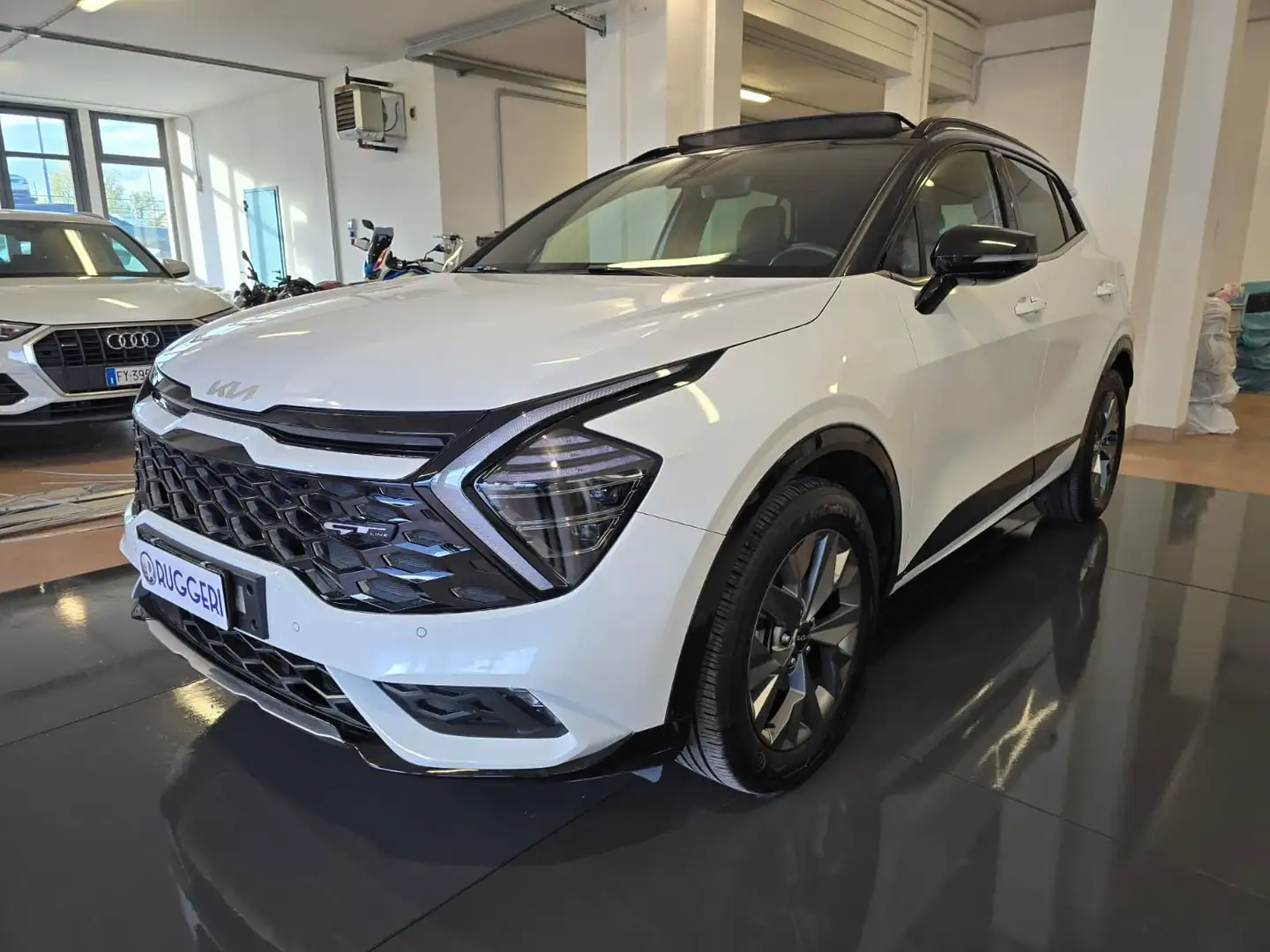 Kia Sportage Sportage 1.6 TGDi HEV AT GT-line con tetto apribi Weiß - 1