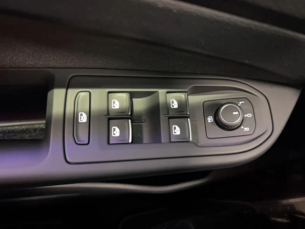 Volkswagen Golf GTI — photo 28