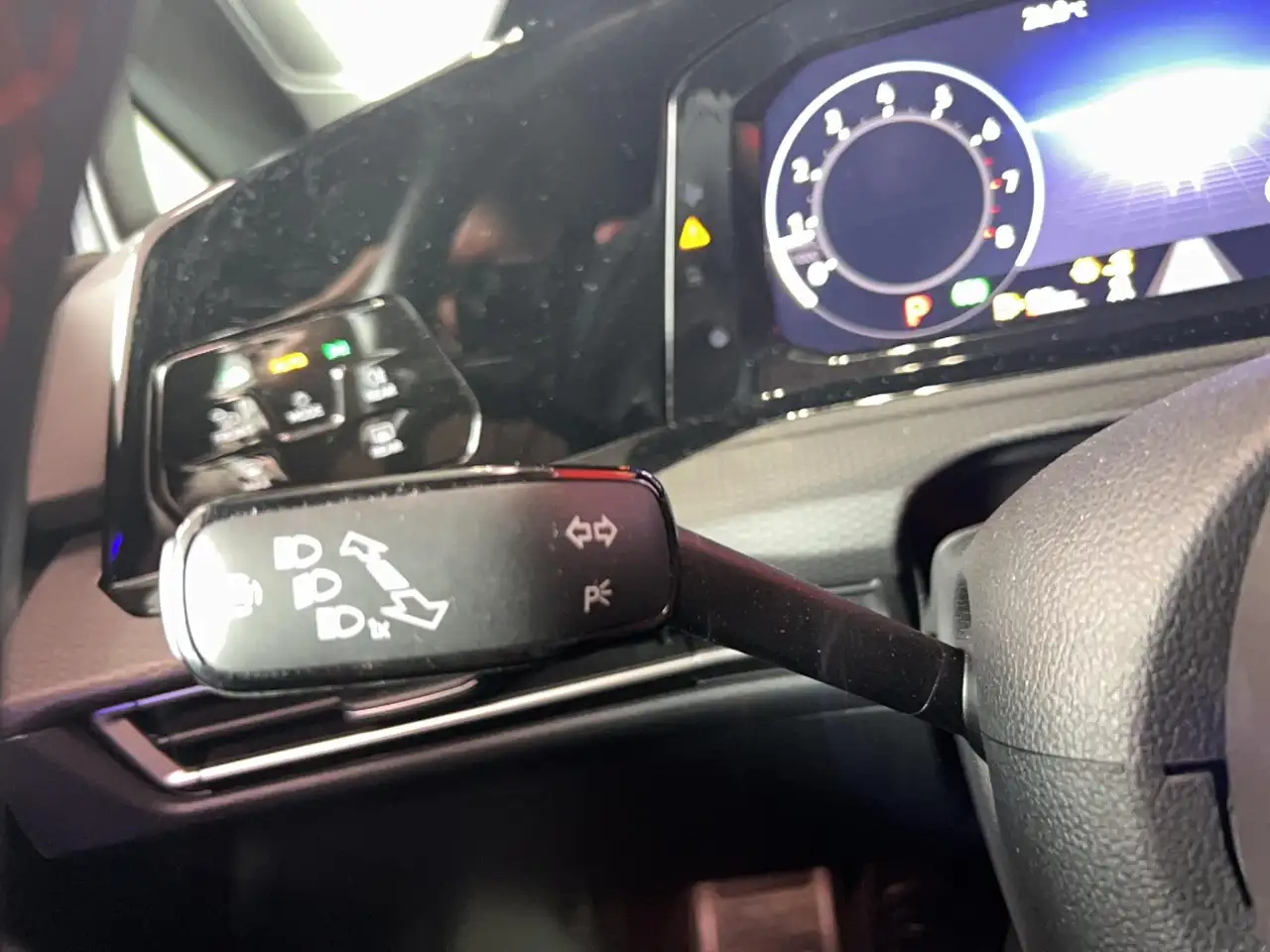 Volkswagen Golf GTI — photo 14