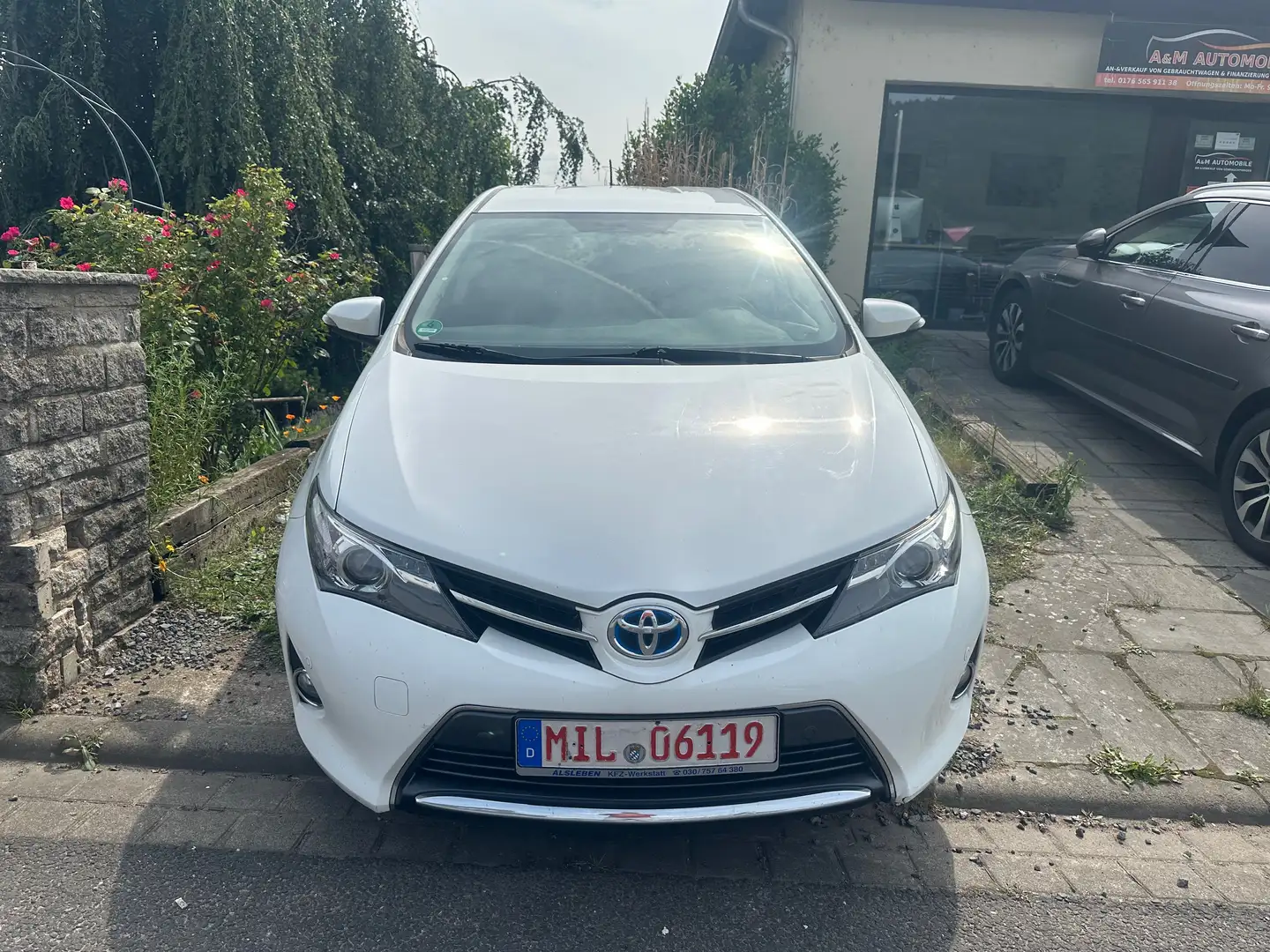 Toyota Auris Hybrid Edition Blanc - 2