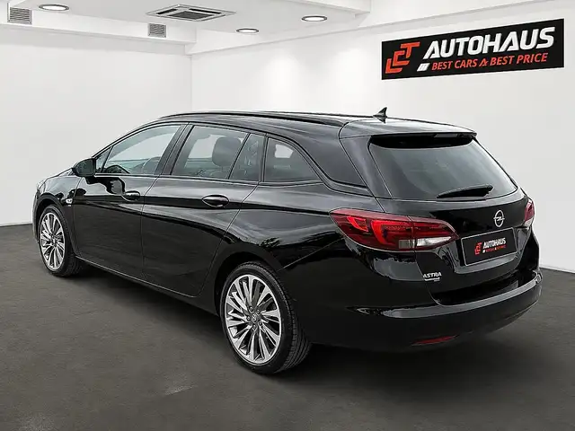 Opel Astra view 3