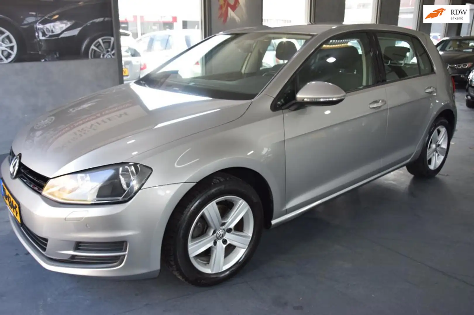 Volkswagen Golf 1.2 TSI Trendline nette golf,navi,parkeersensoren Gris - 1