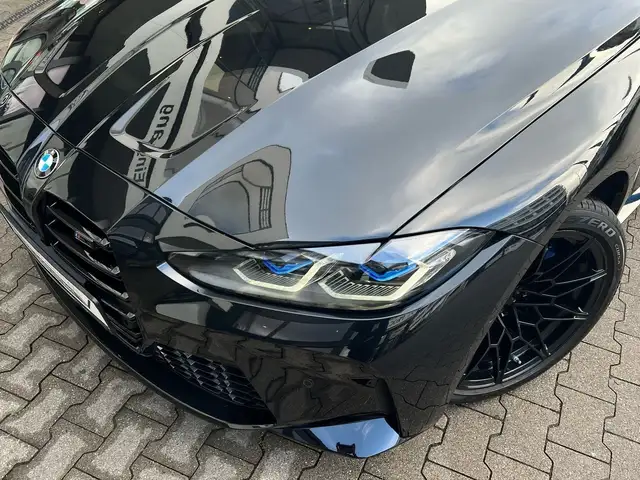 BMW M3 view 3