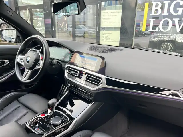 BMW M3 view 5