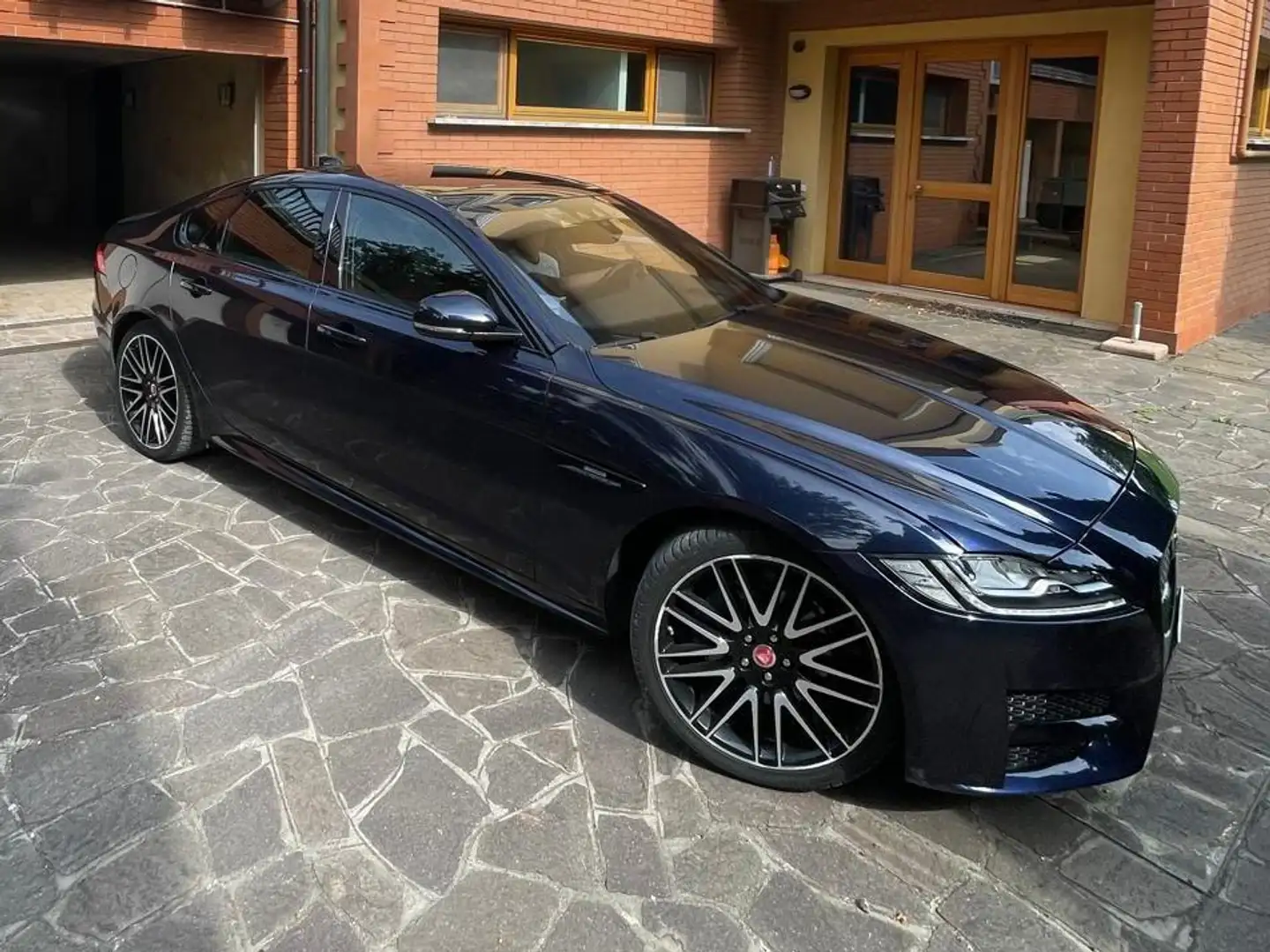 Jaguar XF XF 2.0d R-Sport 180cv auto Blu/Azzurro - 1