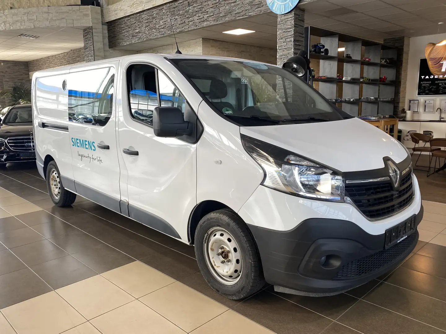 Renault Trafic L2H1 3,0t Komfort PDC R.Cam Tempomat SHZ Weiß - 2