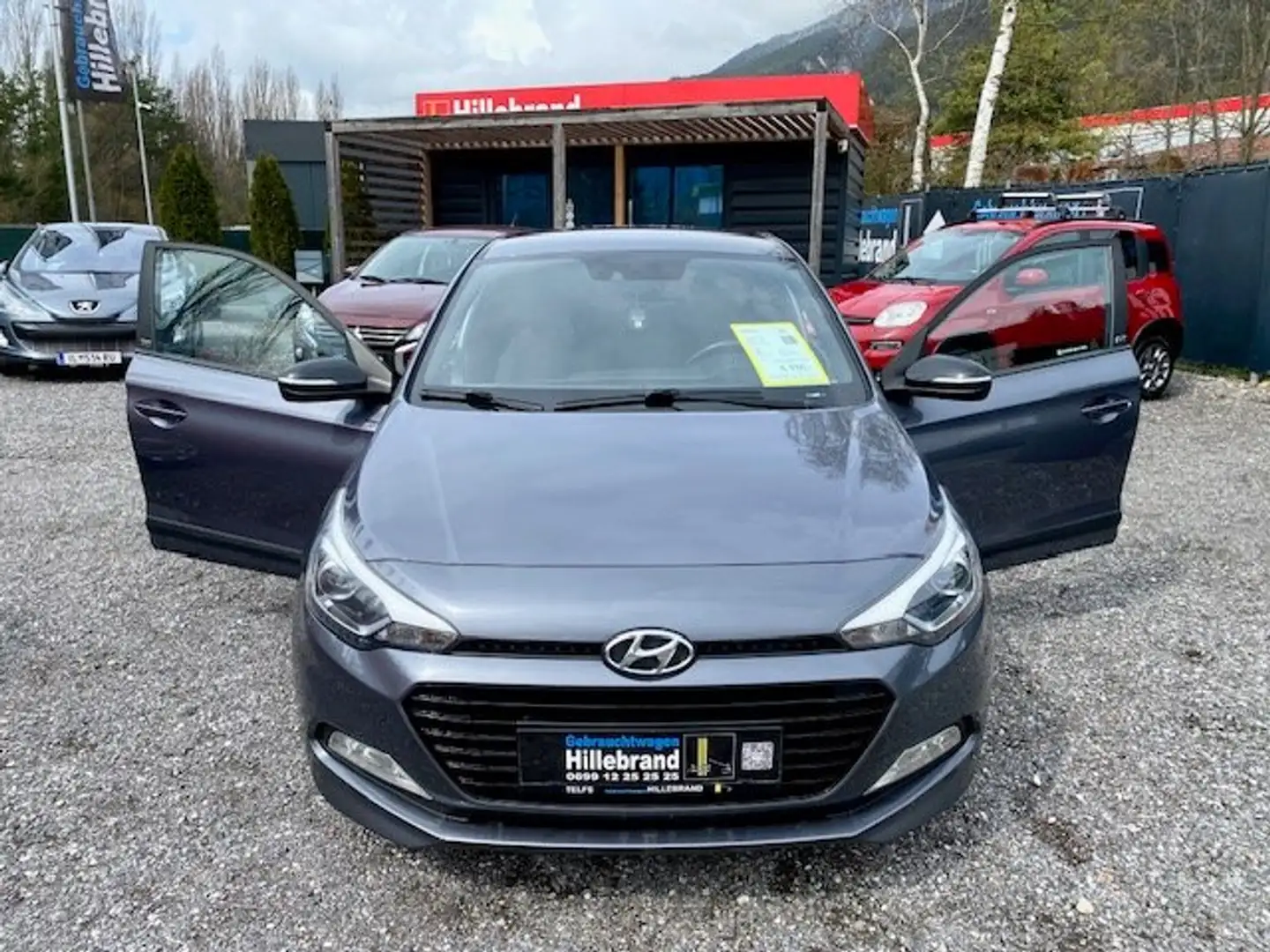 Hyundai i20 1,25 Plus *GO!* Erstbesitz Grau - 2