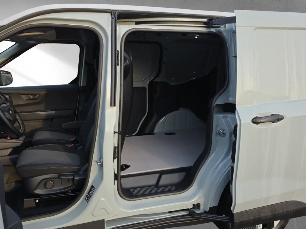 Ford Transit Courier 2026 — фото 12