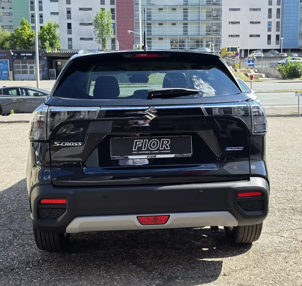 Suzuki S-Cross 2025