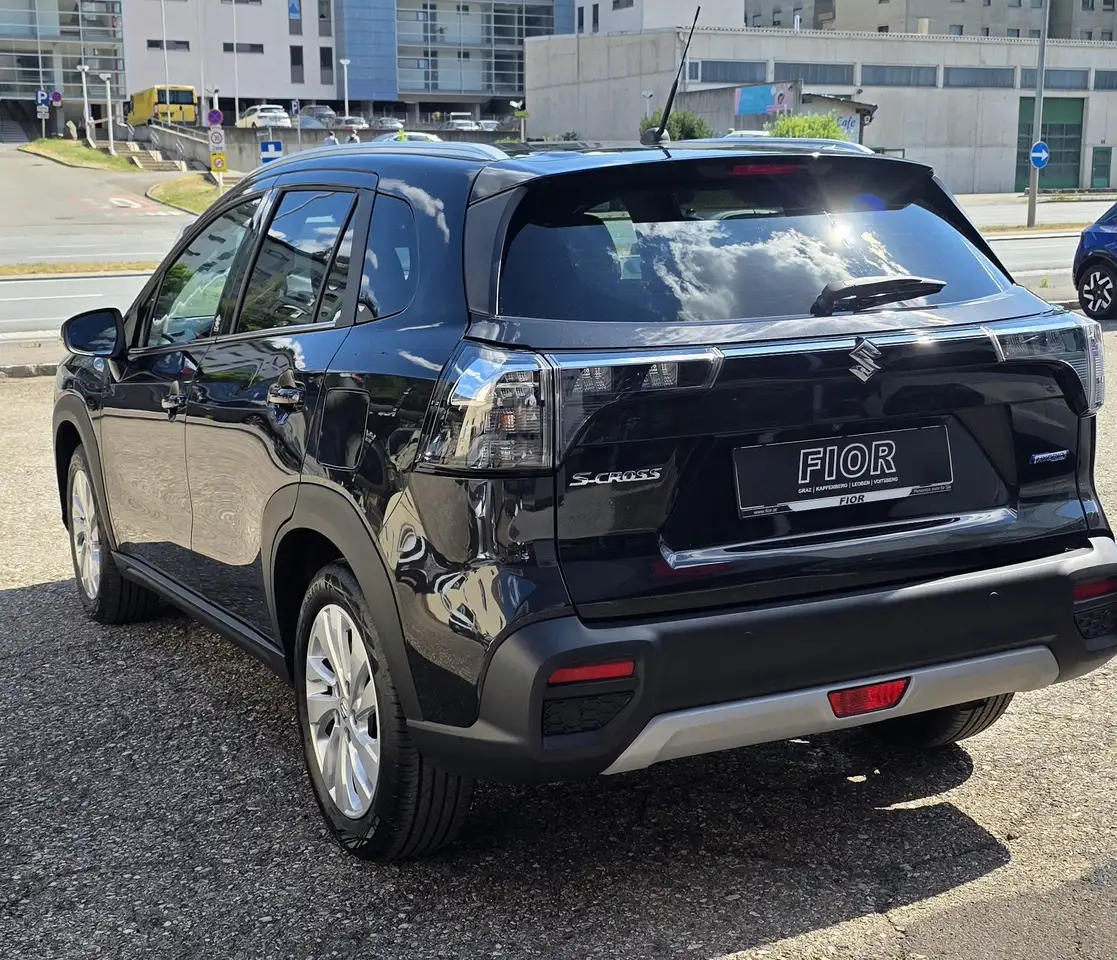 Suzuki S-Cross 2025