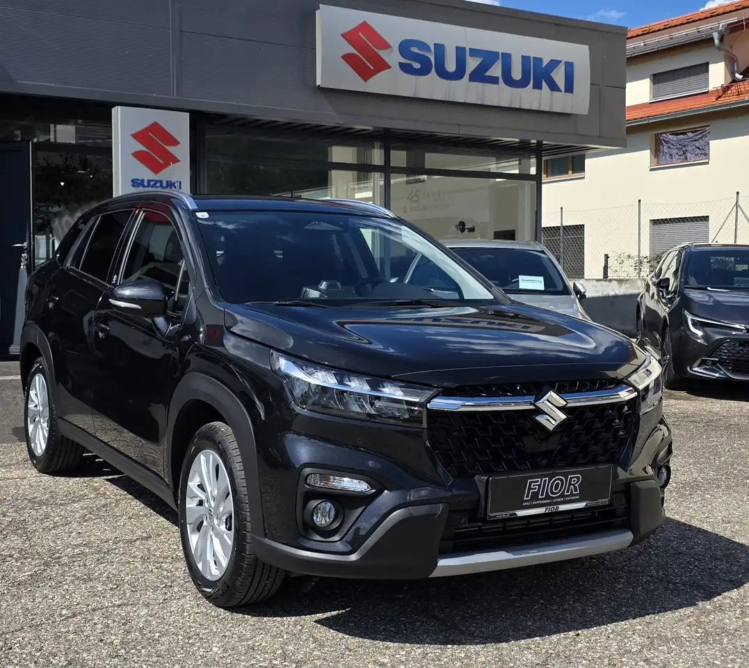 Suzuki S-Cross 2025