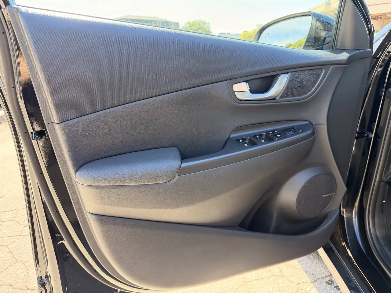 Hyundai KONA снимка Hyundai KONA