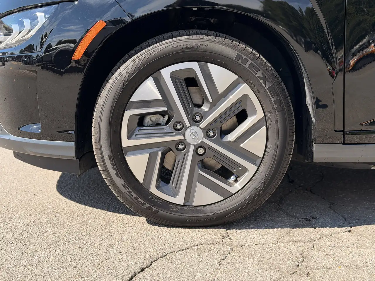 Hyundai KONA снимка Hyundai KONA