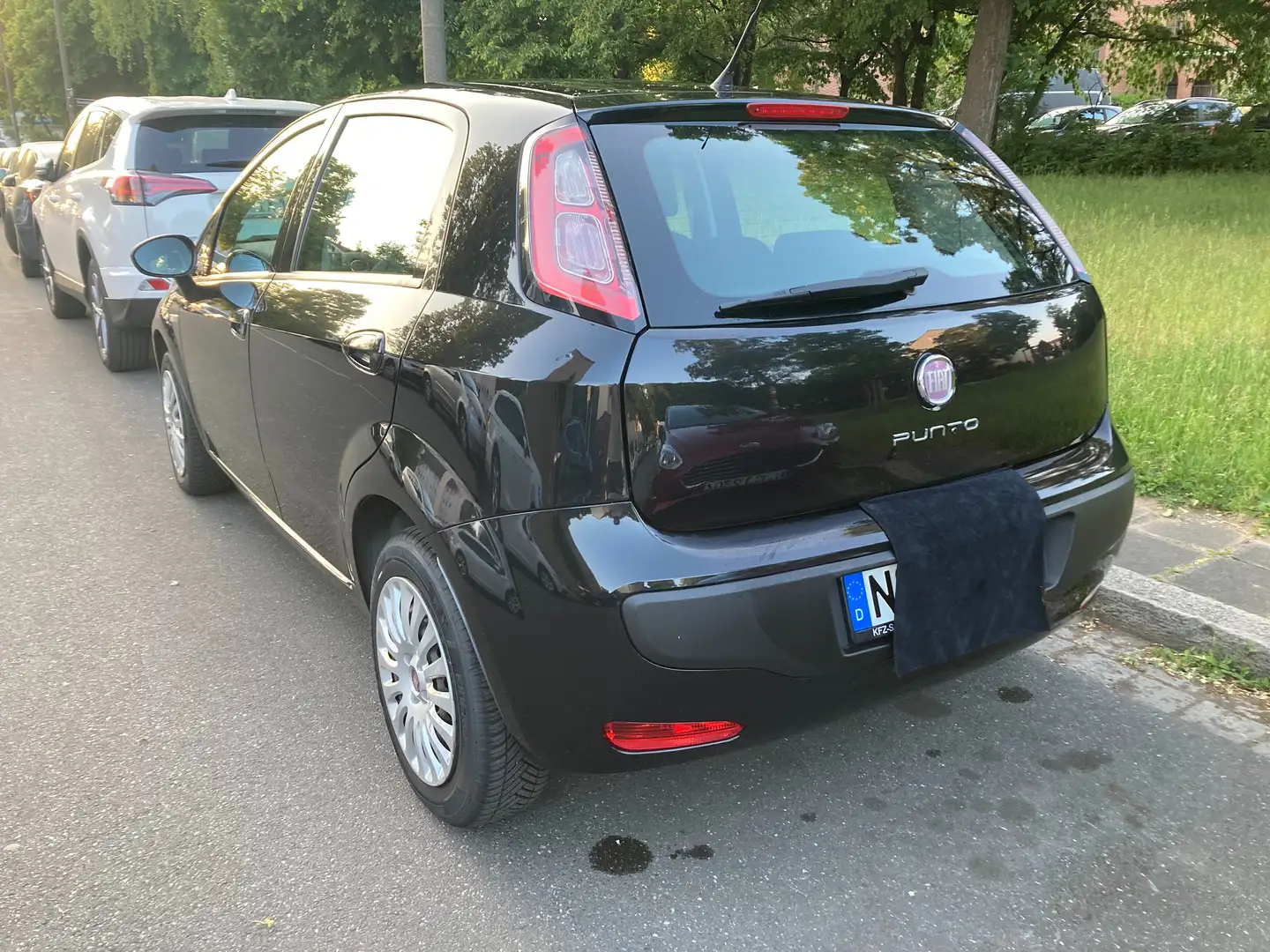 Fiat Punto Evo Punto EVO  5-Türer 1.2 8V Active Start Чёрный - 1