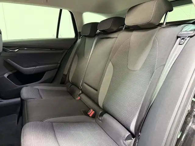 Skoda Octavia view 9