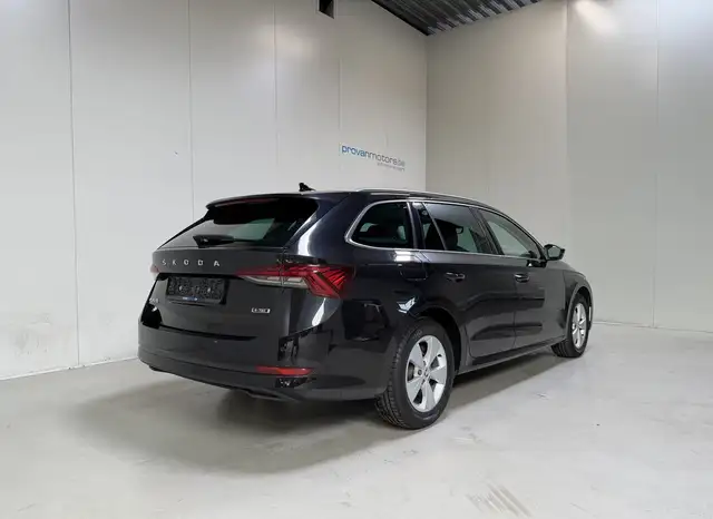 Skoda Octavia view 3