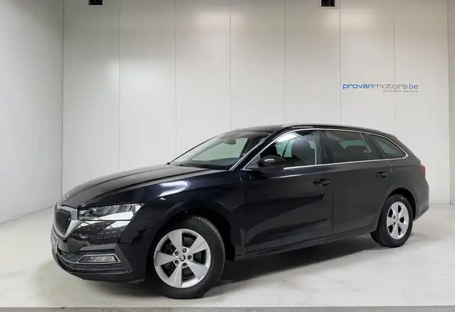 Skoda Octavia view 4