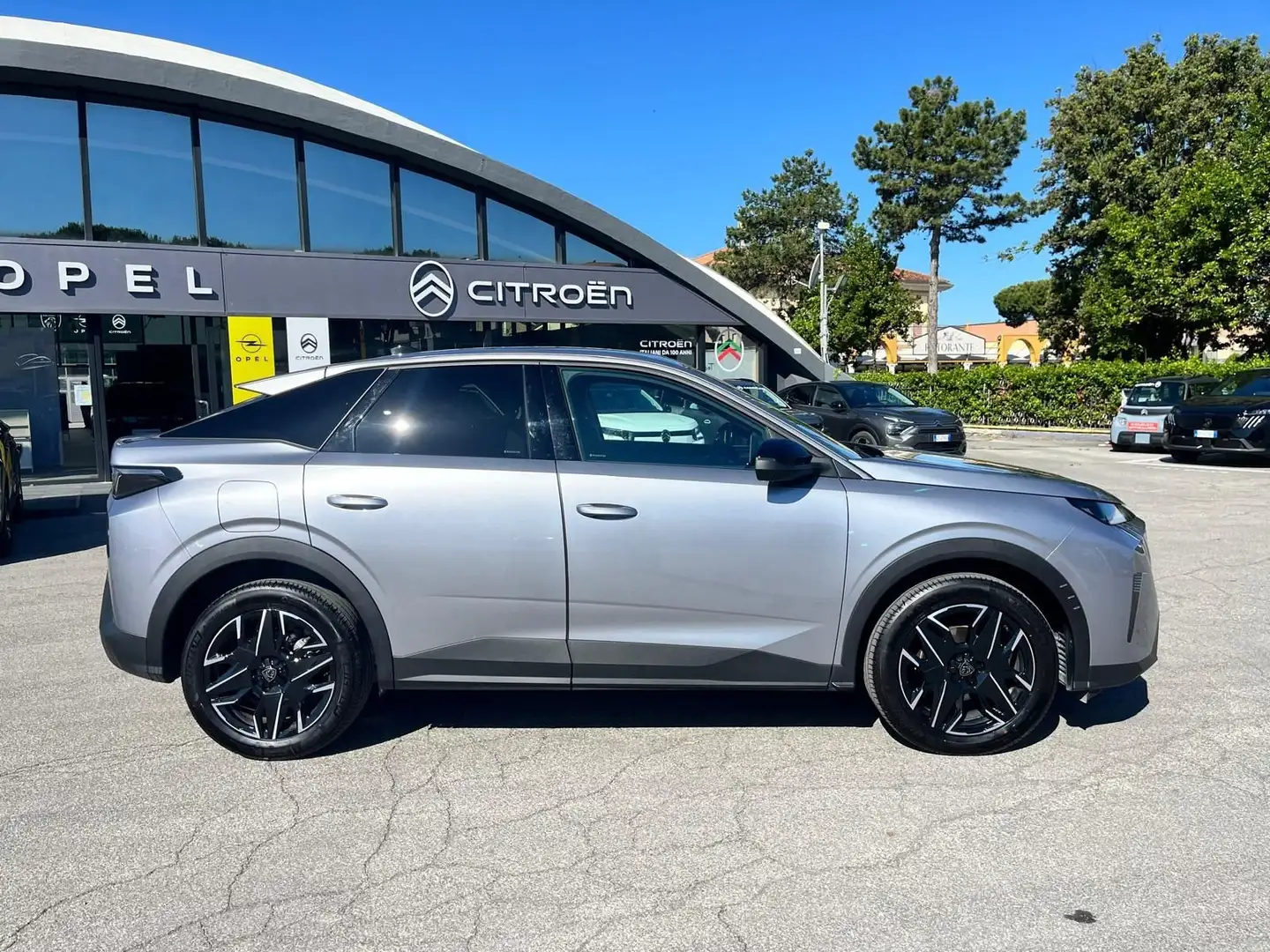 Peugeot 3008 Hybrid 136 e-DCS6 Allure Gris - 2
