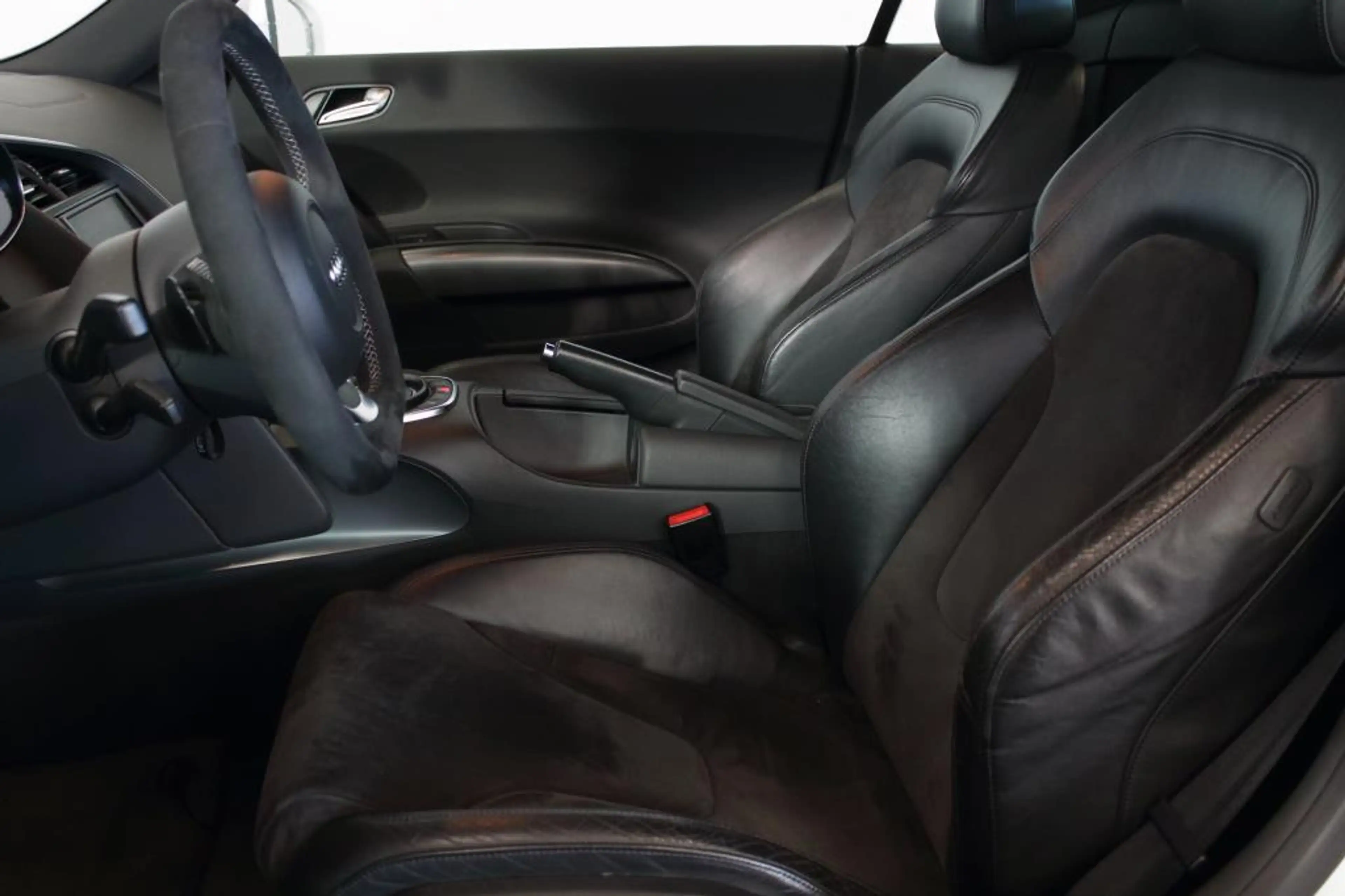 Audi R8 4.2 V8 FSI Origineel NL *Pdc/Magnetic ride* — photo 6