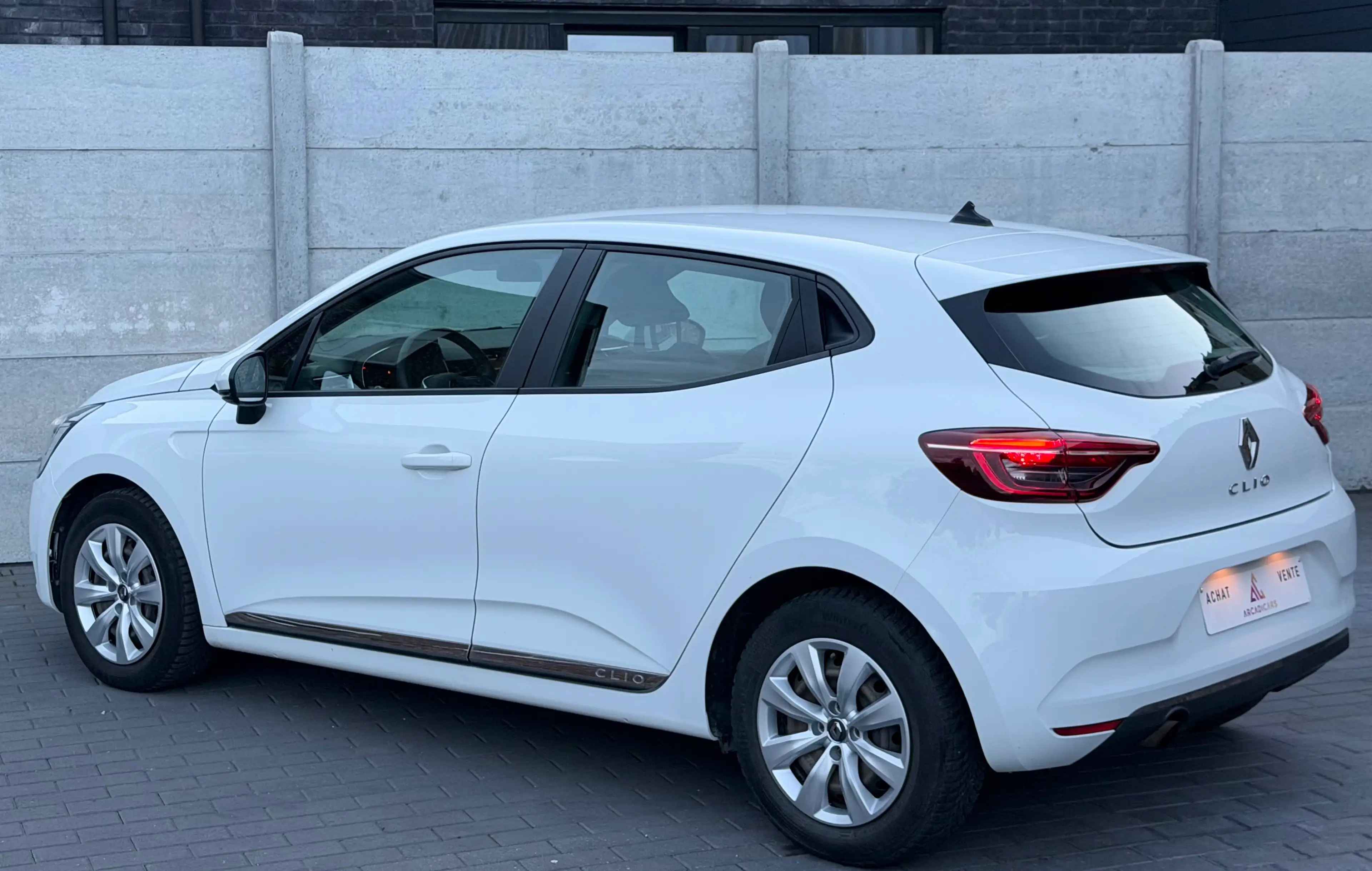 Renault Clio 1.0 TCe Zen - Car play - Cruise control - Garantie 12 MOIS ! — photo 7