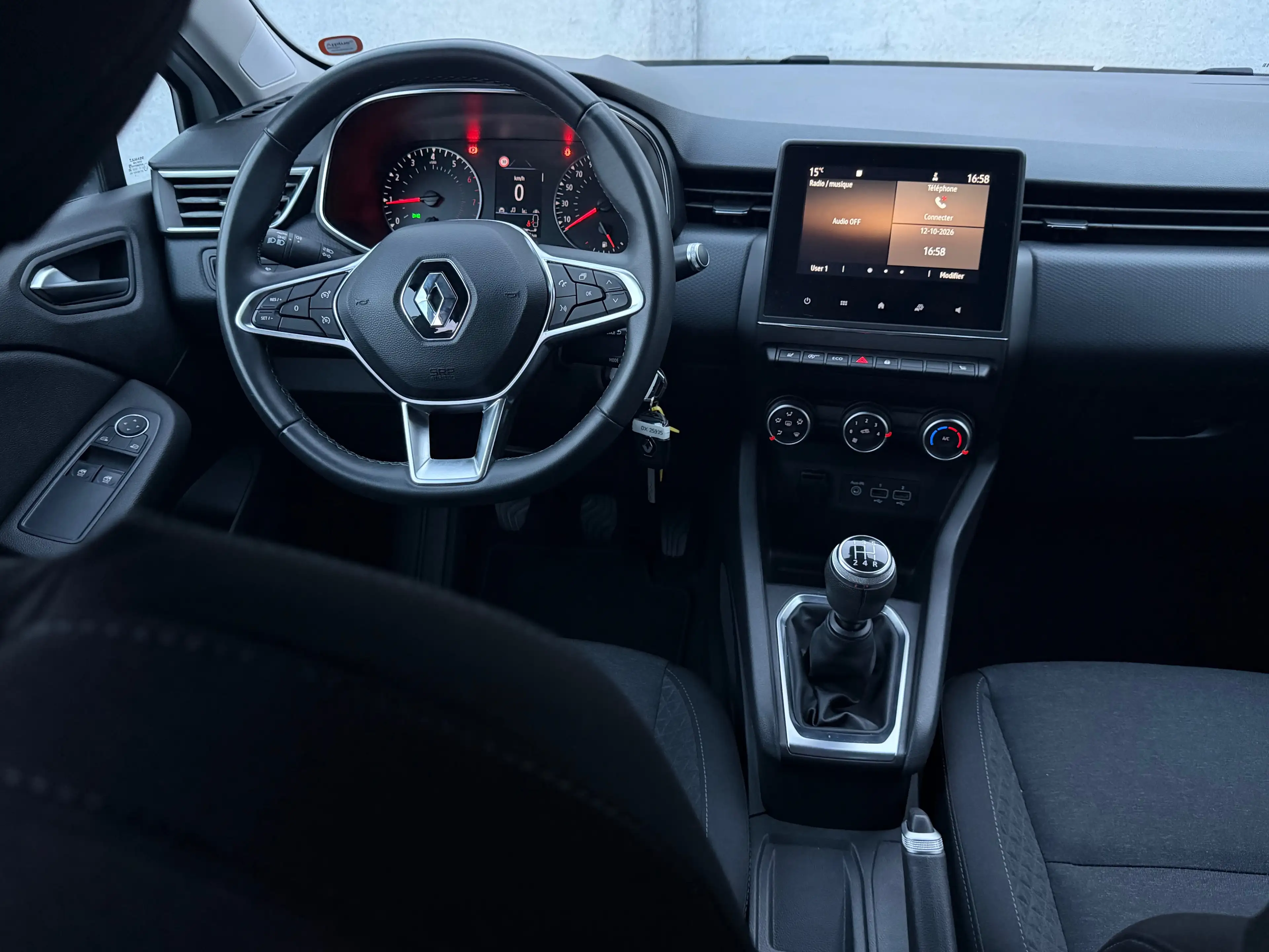 Renault Clio 1.0 TCe Zen - Car play - Cruise control - Garantie 12 MOIS ! — photo 13