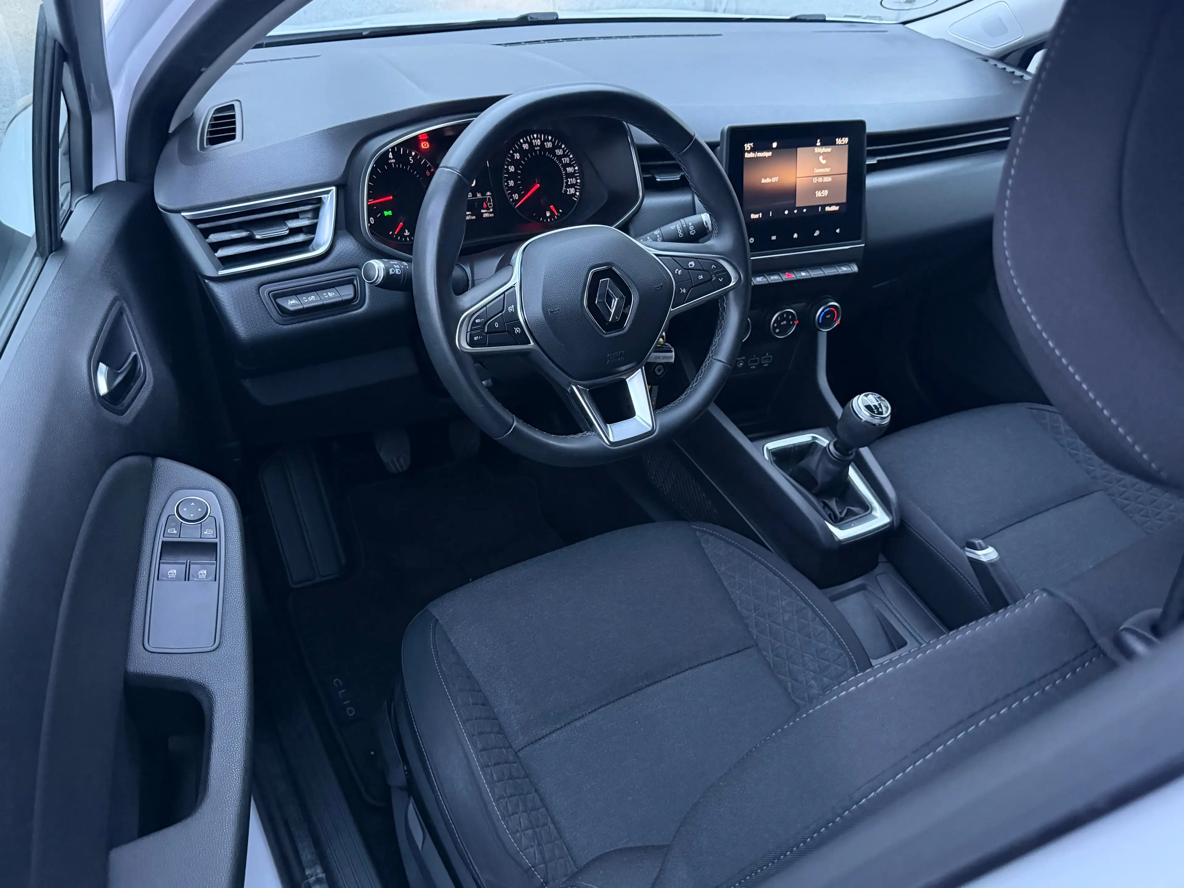 Renault Clio 1.0 TCe Zen - Car play - Cruise control - Garantie 12 MOIS ! — photo 9