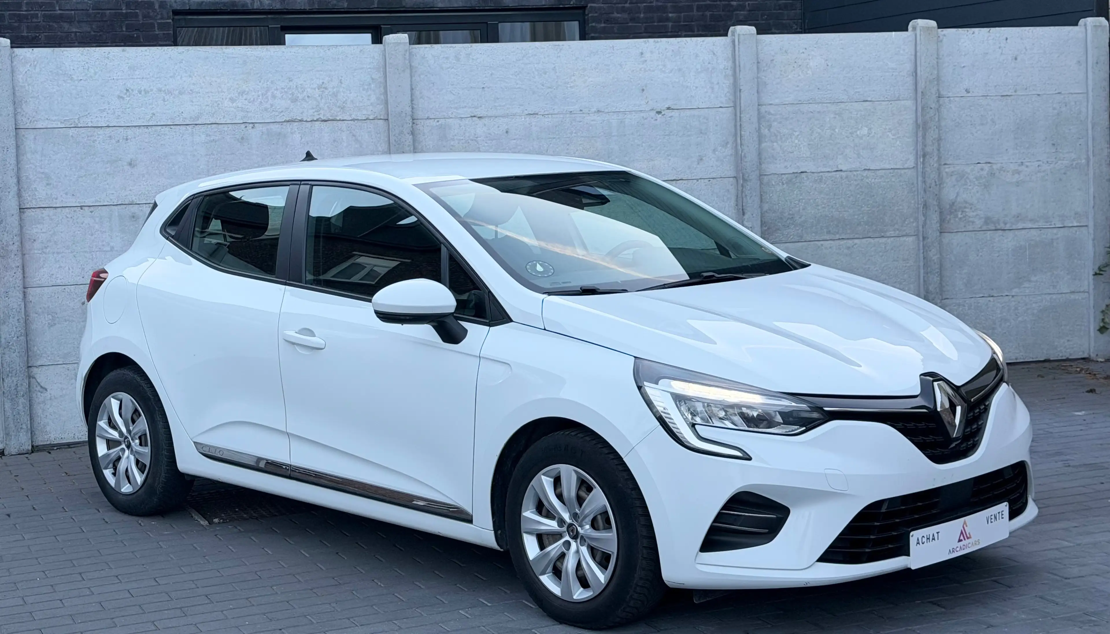 Renault Clio 1.0 TCe Zen - Car play - Cruise control - Garantie 12 MOIS ! — photo 3
