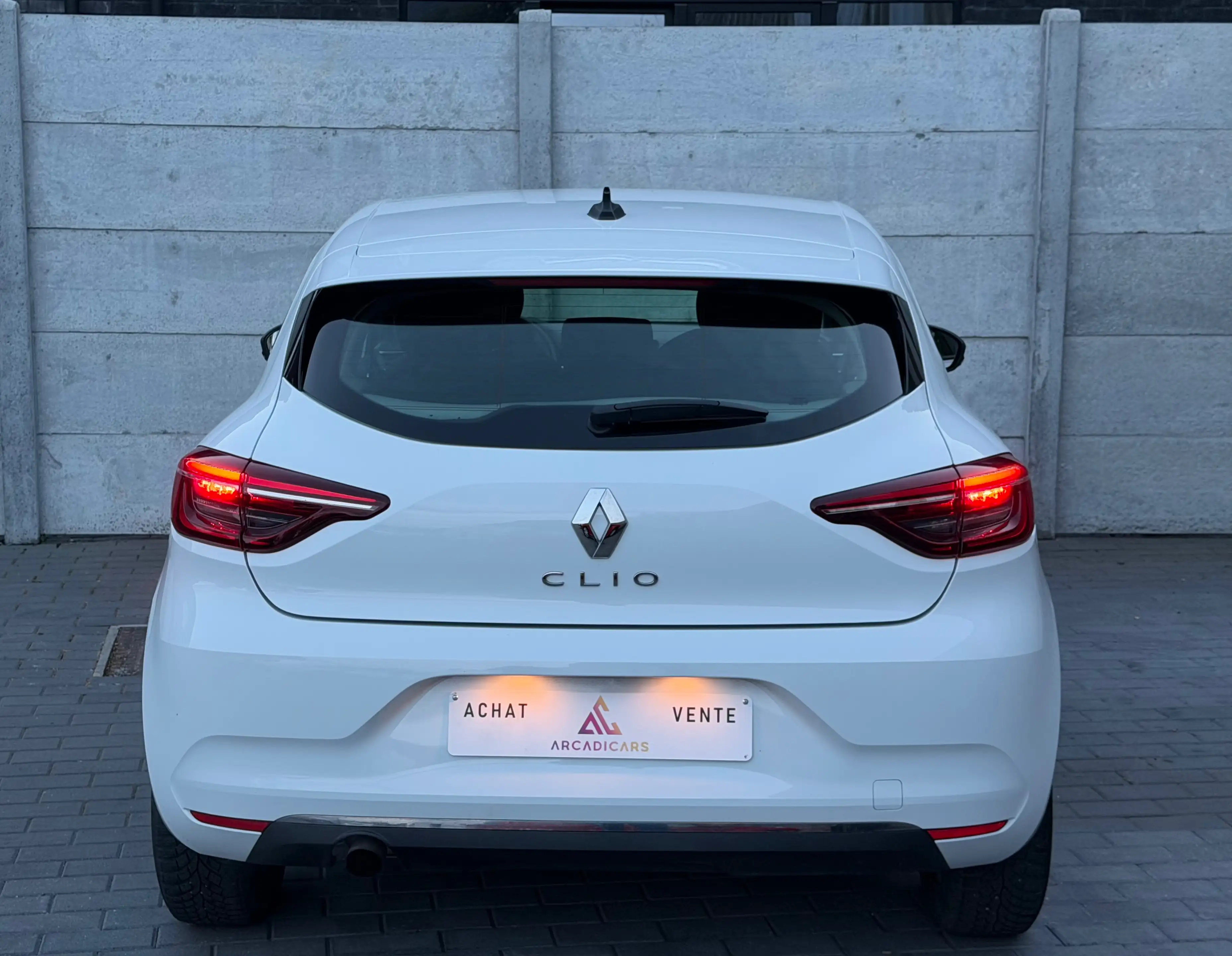 Renault Clio 1.0 TCe Zen - Car play - Cruise control - Garantie 12 MOIS ! — photo 8