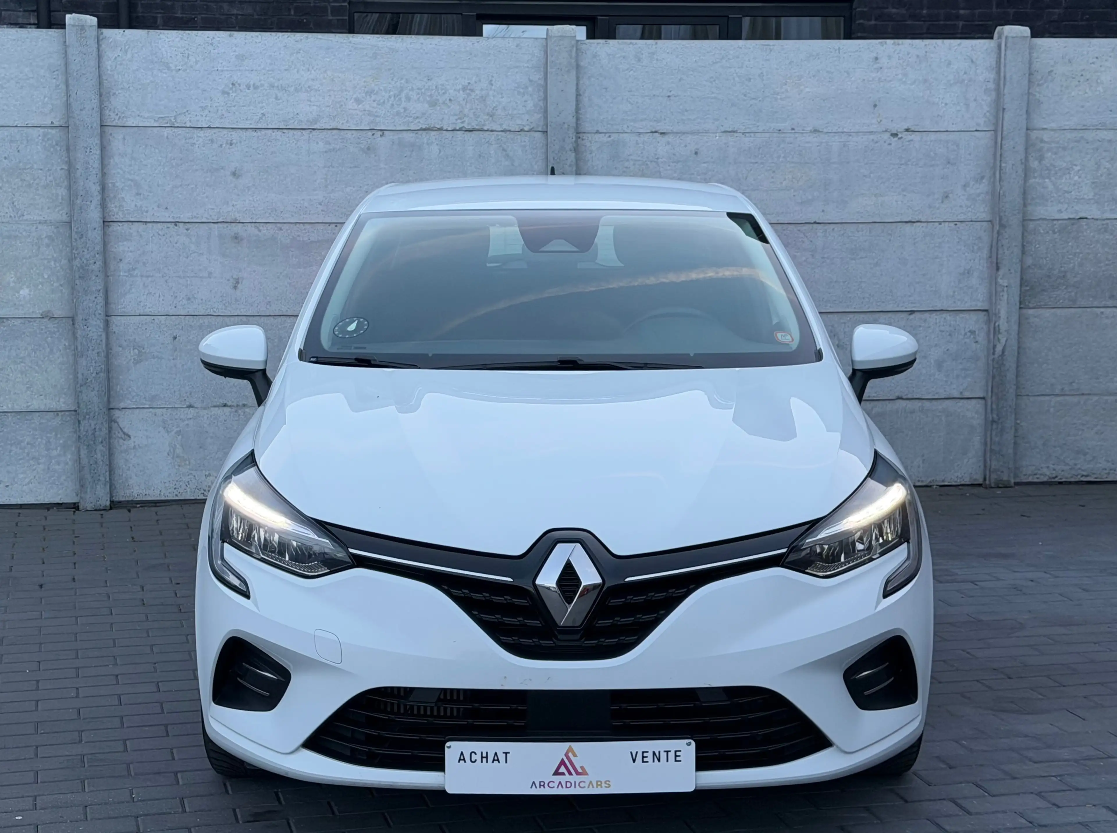 Renault Clio 1.0 TCe Zen - Car play - Cruise control - Garantie 12 MOIS ! — photo 2