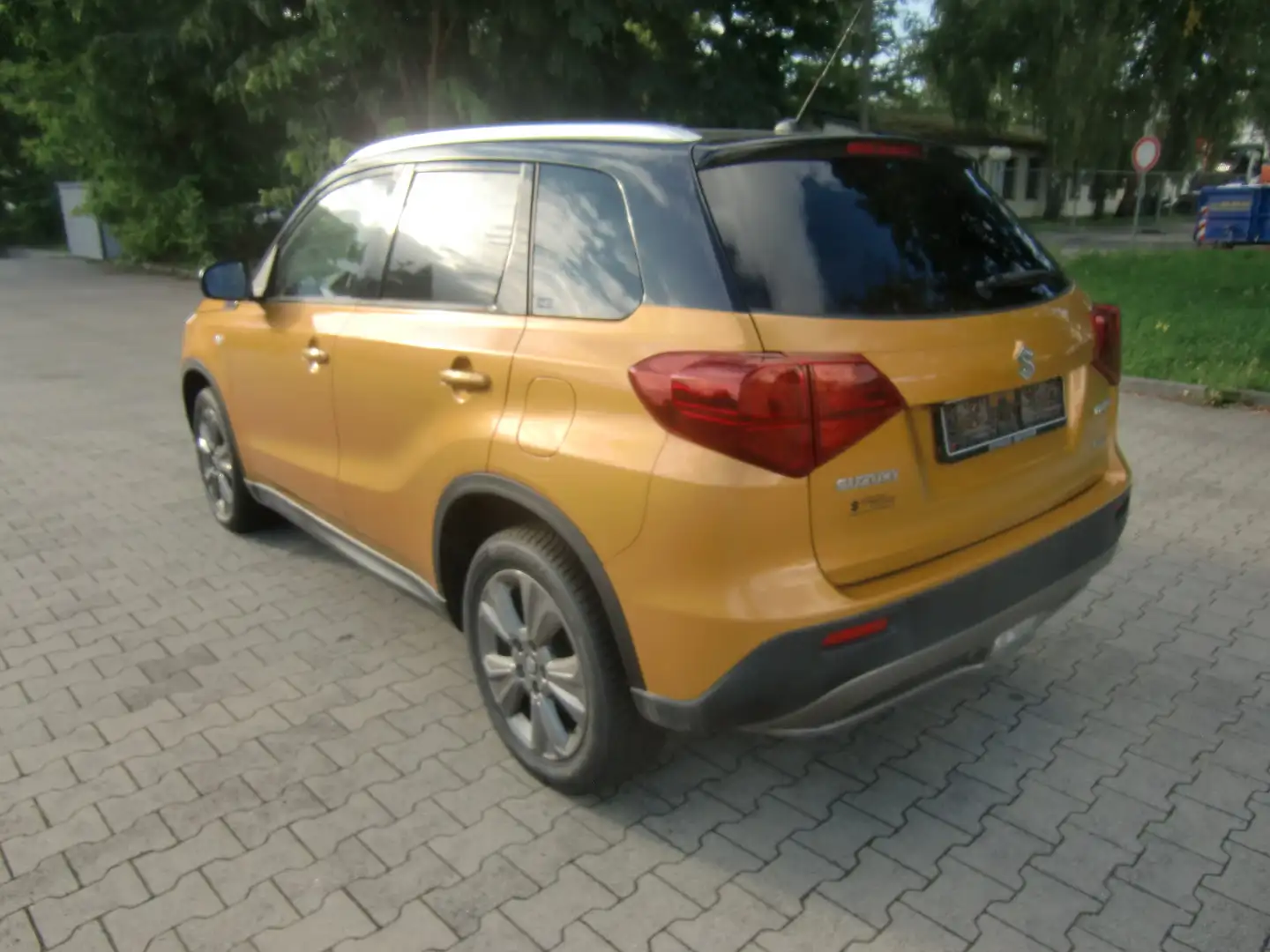 Suzuki Vitara Vitara 1.4 Boosterjet Allgrip Comfort,1.Hand , Gold - 2