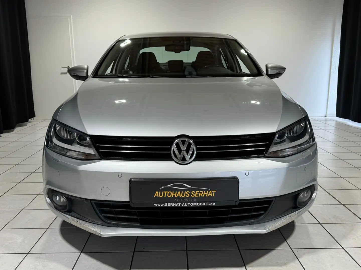 Volkswagen Jetta 1.2 TSI Comfortline *PDC*TEMP*SITZHZG*MFL* Argintiu - 2