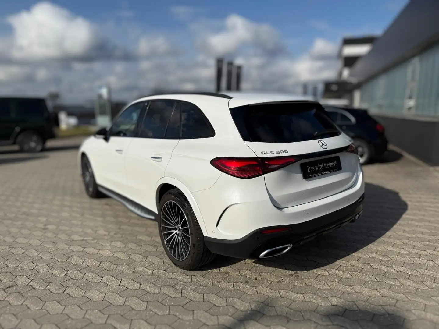 Mercedes-Benz GLC 300 4M AMG Night Pano/AHK/Dist/360°/Sound/20 Weiß - 2