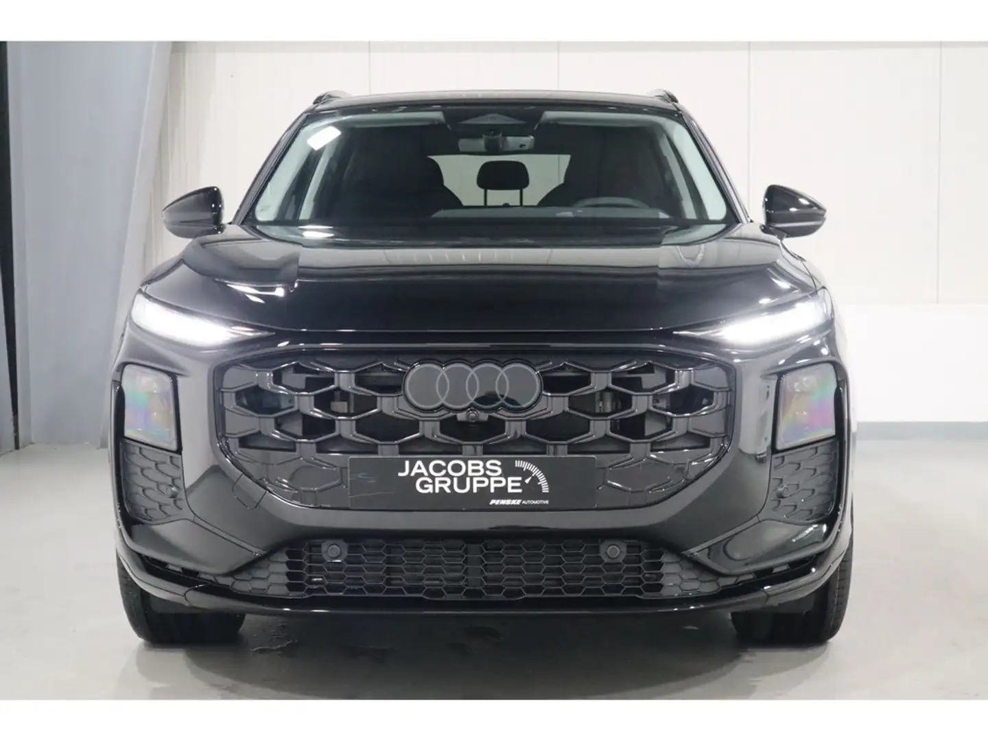 Audi Q3 SUV TFSI 110 kW S tronic Tech plus/AHK/R.-Kamera/HuD/SONOS Schwarz - 2