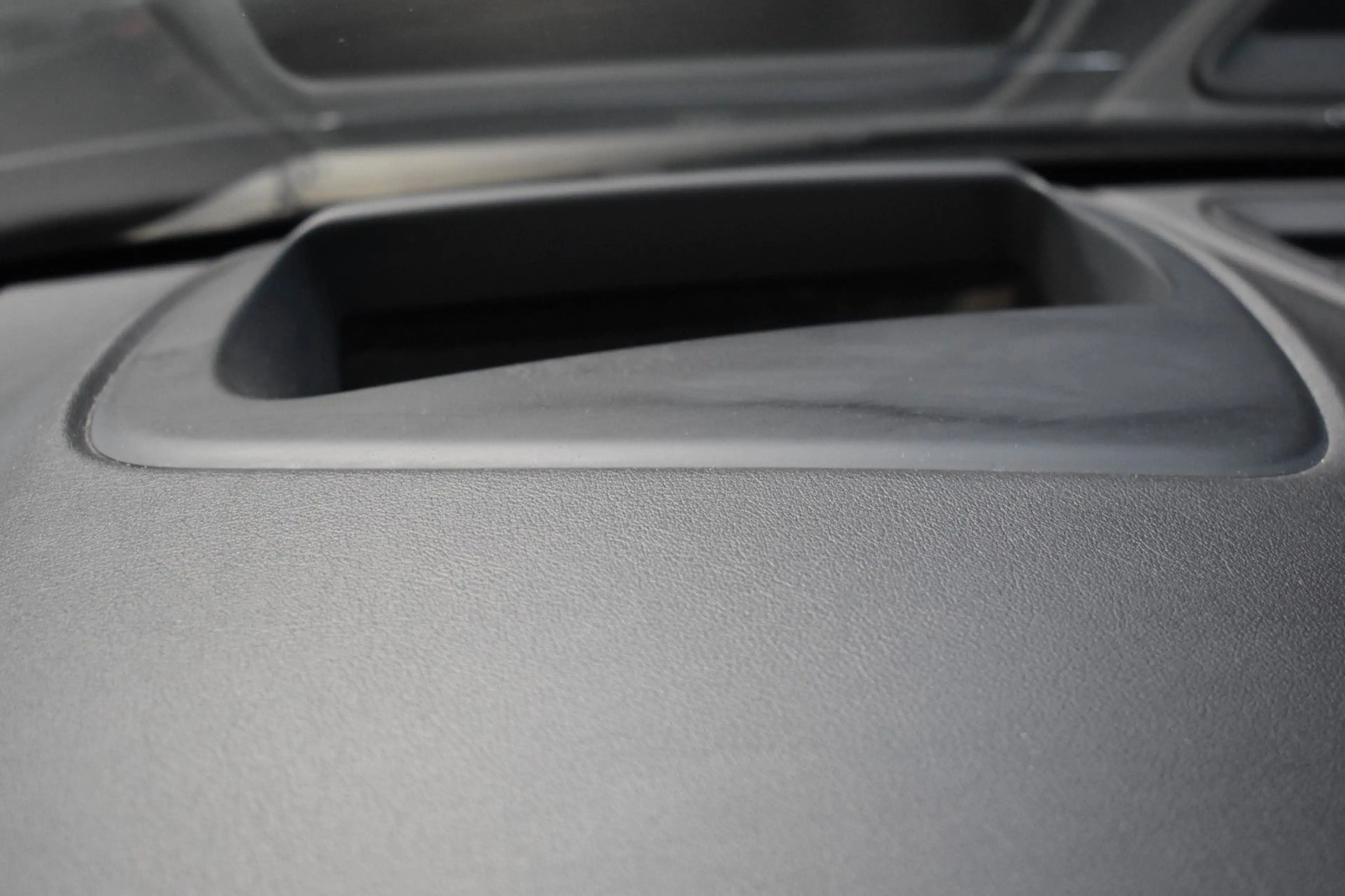 Jaguar E-Pace E-PACE SE AWD R-DYNAMIC*LEDER*KAMERA*SHZ* — photo 4