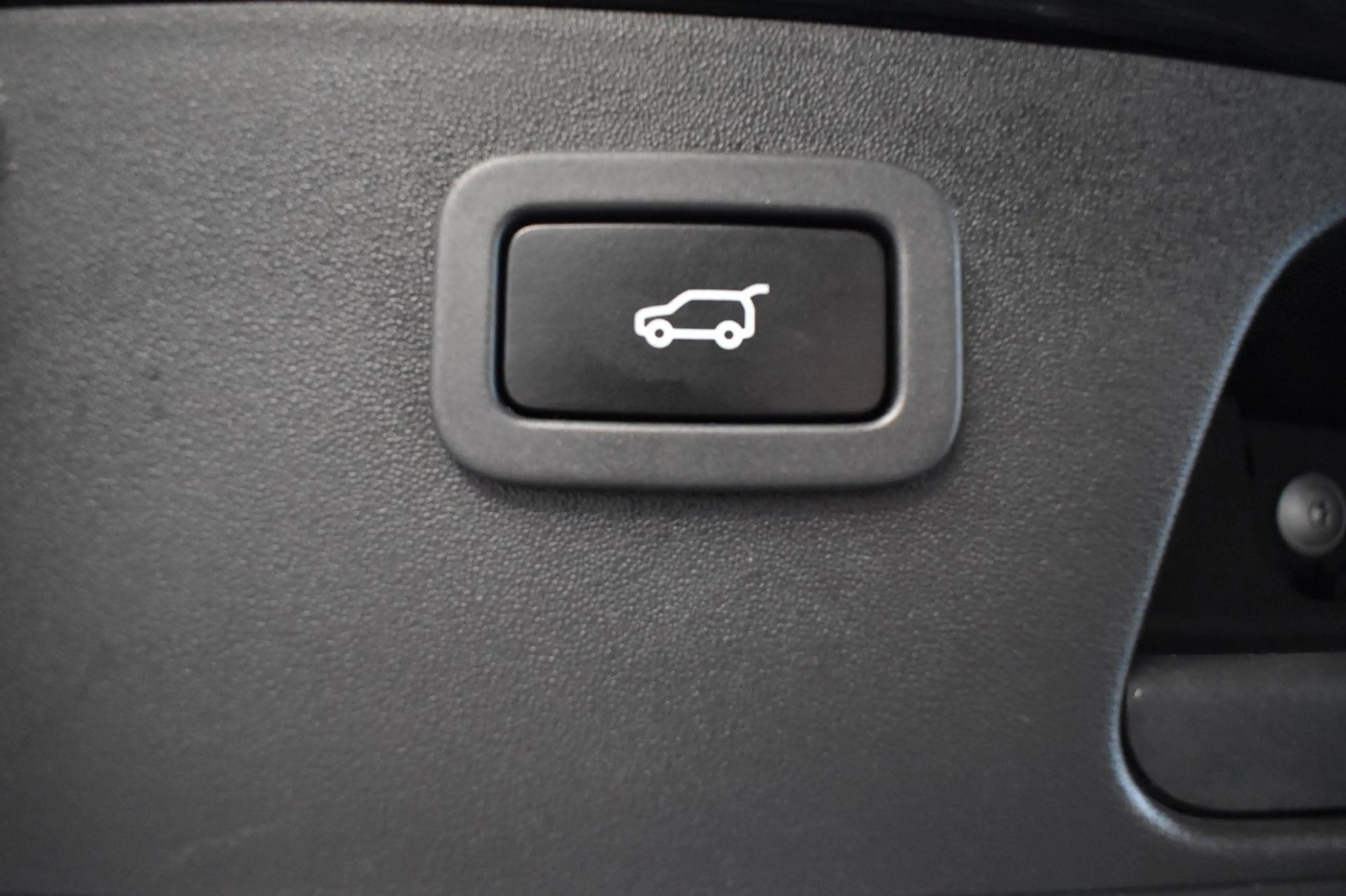Jaguar E-Pace E-PACE SE AWD R-DYNAMIC*LEDER*KAMERA*SHZ* — photo 15