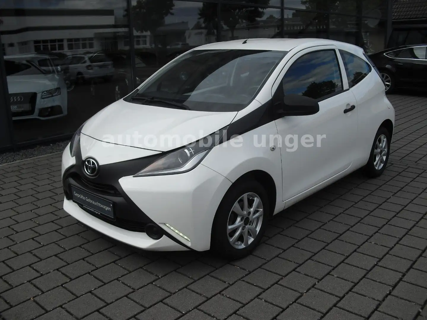 Toyota Aygo AYGO x KLIMA ALU Allwetter TÜV neu Weiß - 1